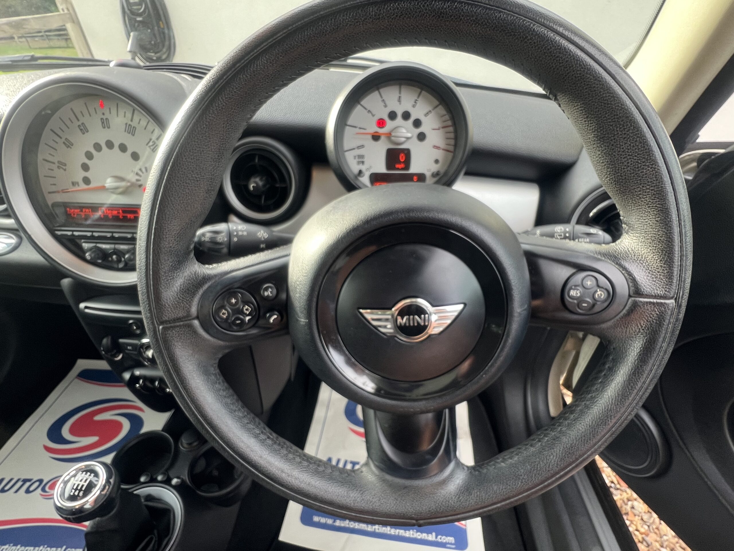 
								Mini One Hatch 1.6 Manual full									