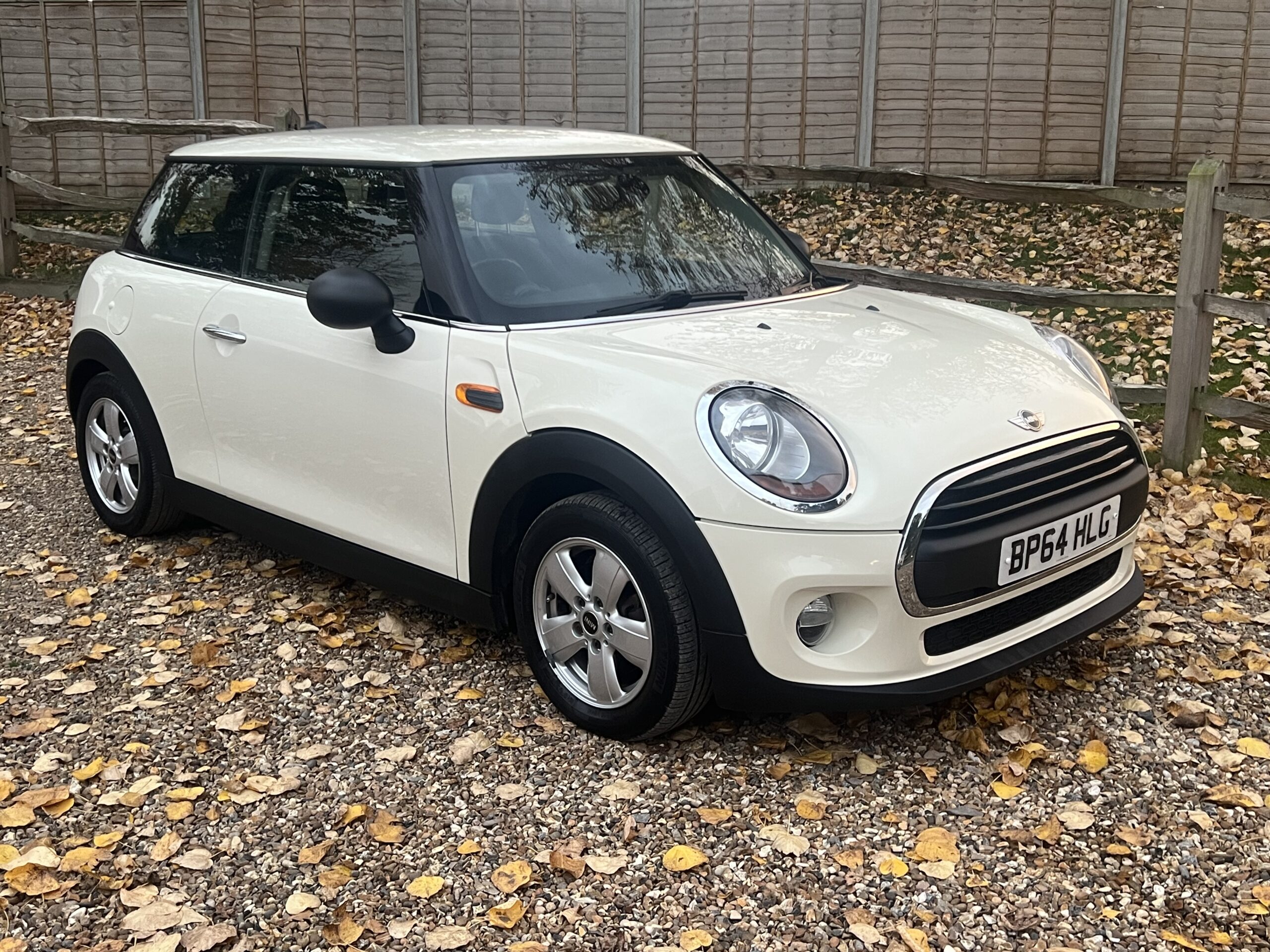 
								Mini One 2015 White full									