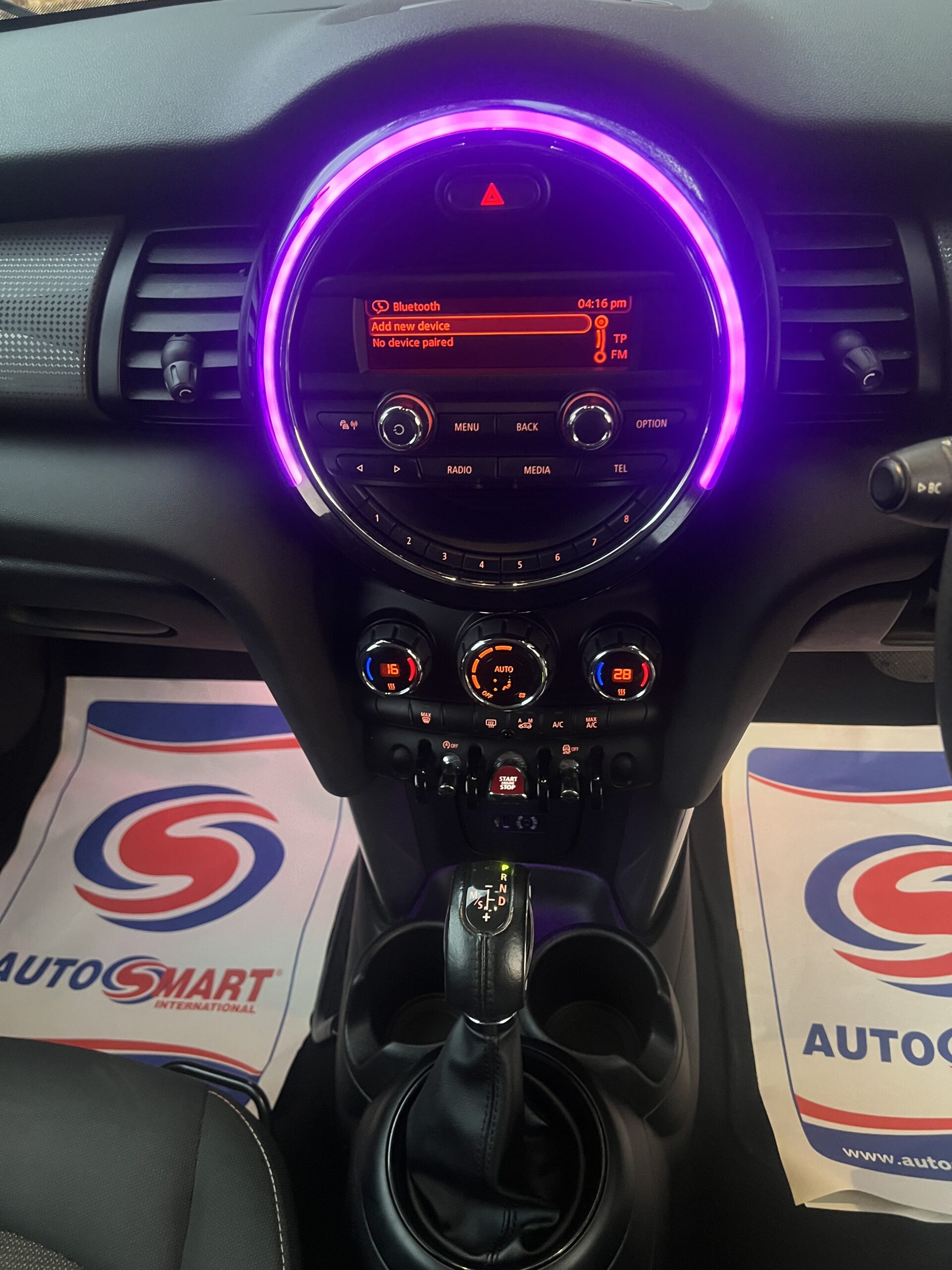 
								Mini One 2015 White full									