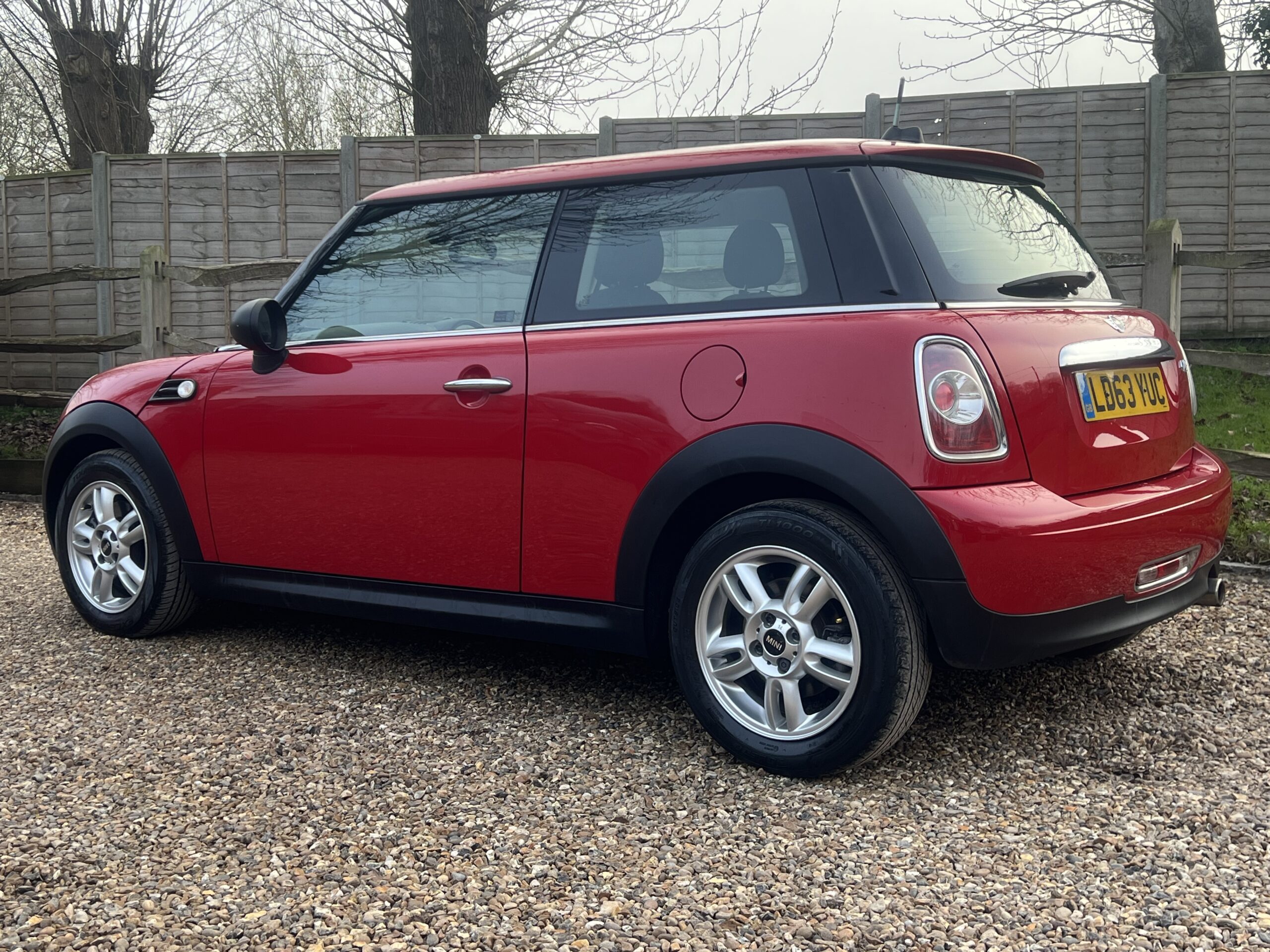 
								Red Mini One 1.6 full									
