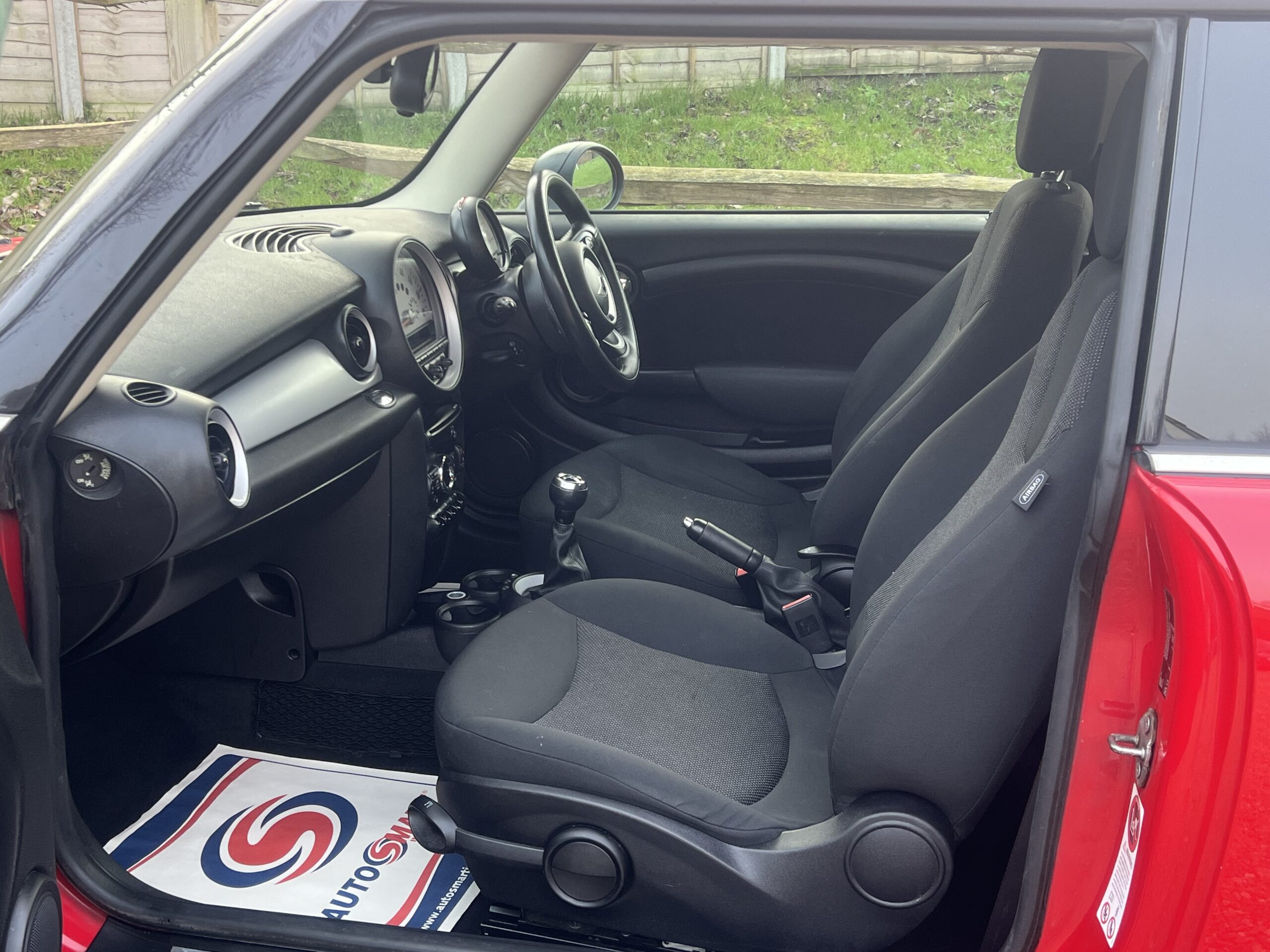 
								Red Mini One 1.6 full									