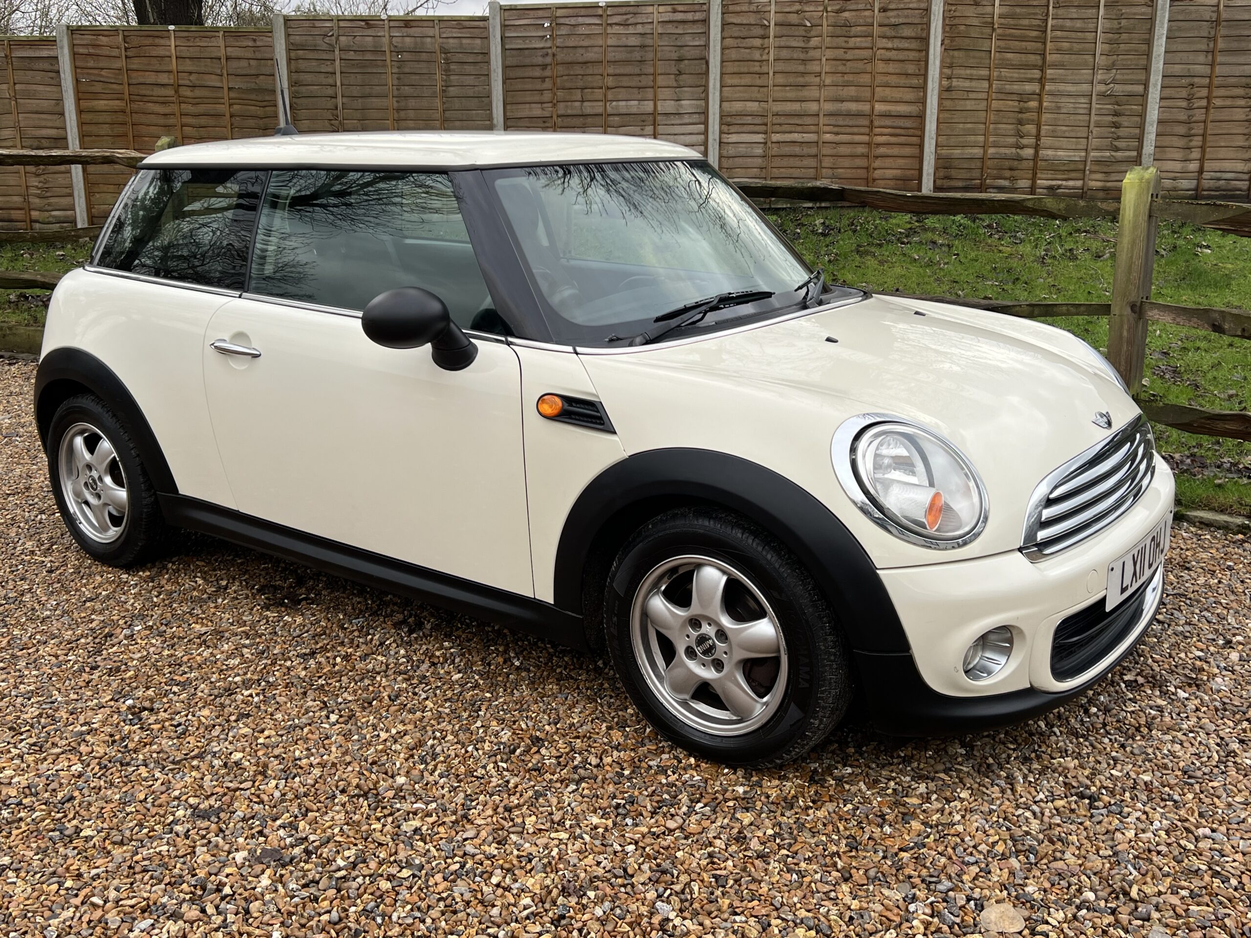 
								Mini one 1.6 white full									