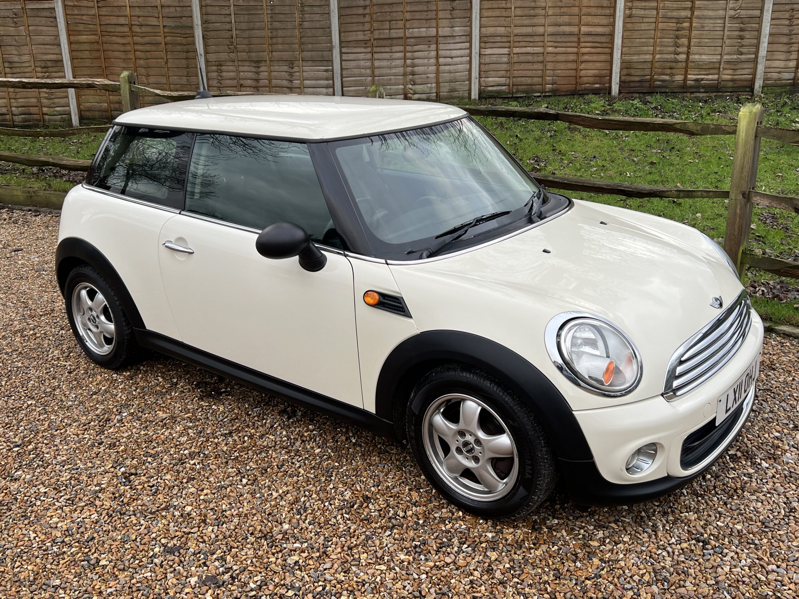 
								Mini one 1.6 white full									