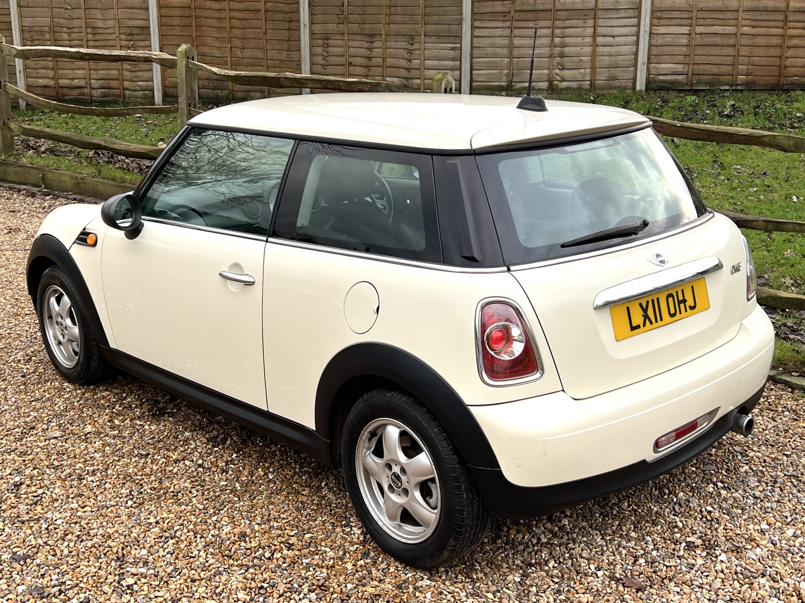 
								Mini one 1.6 white full									