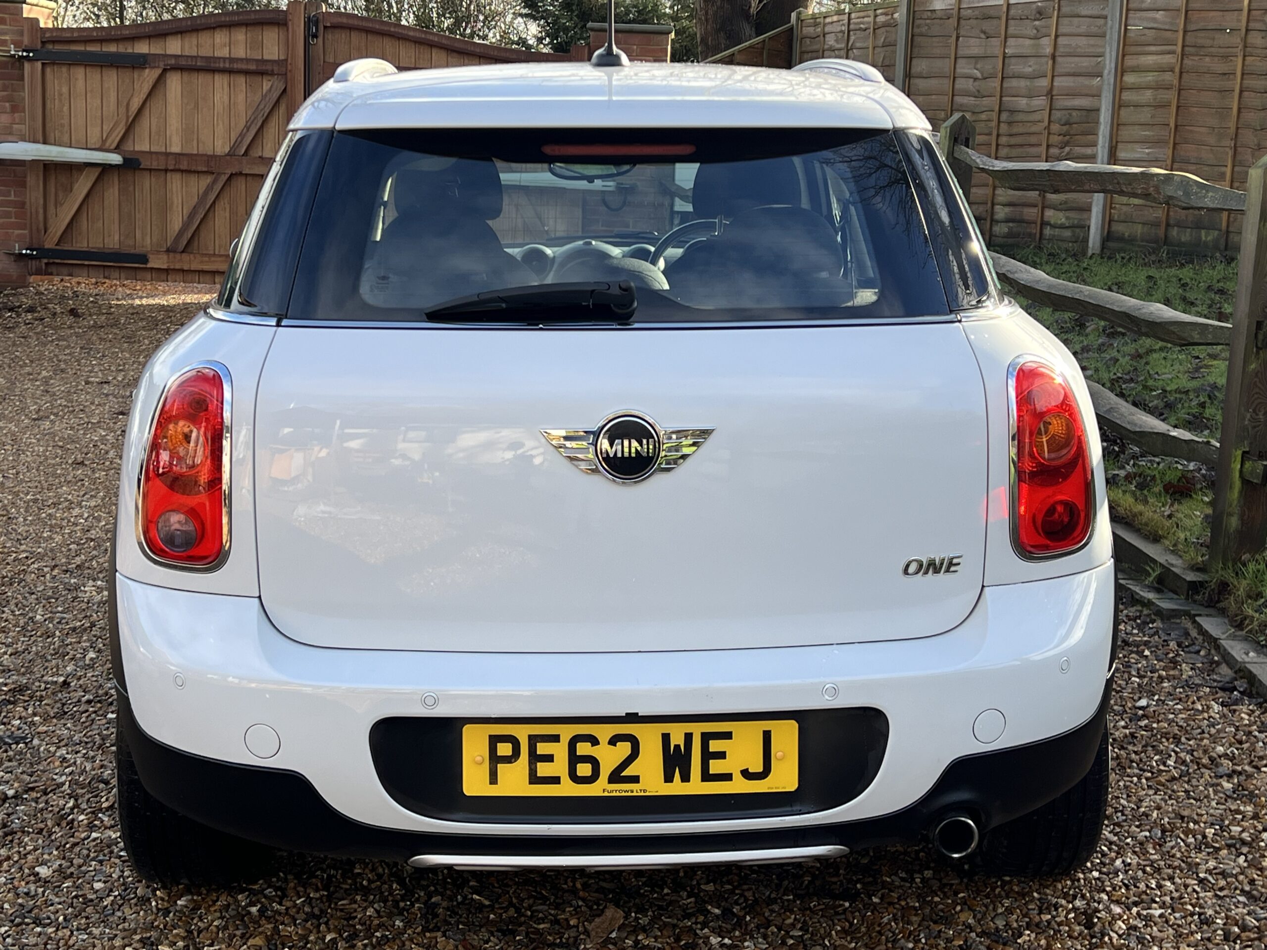 
								Mini countryman White 1.6 full									