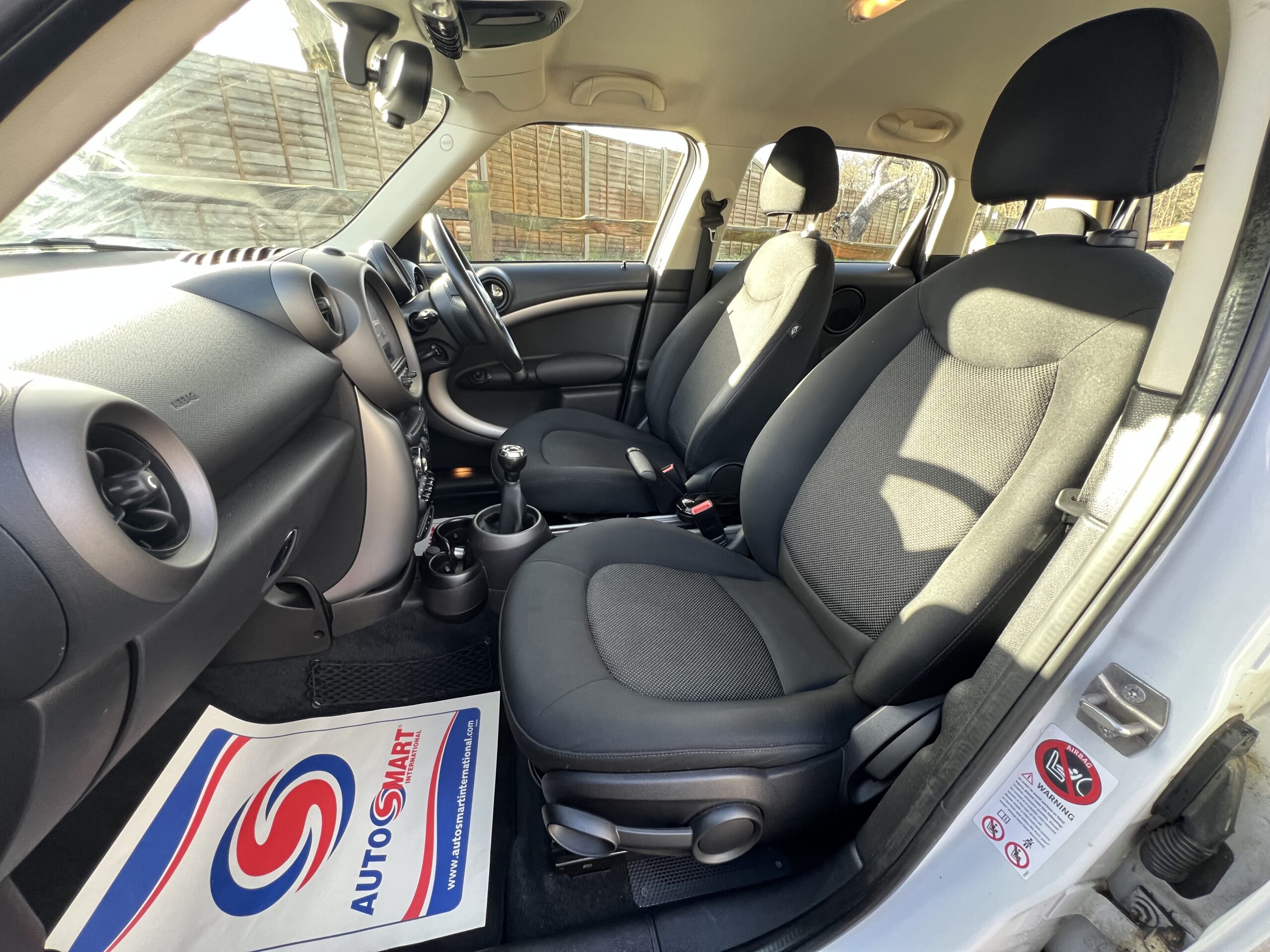 
								Mini countryman White 1.6 full									