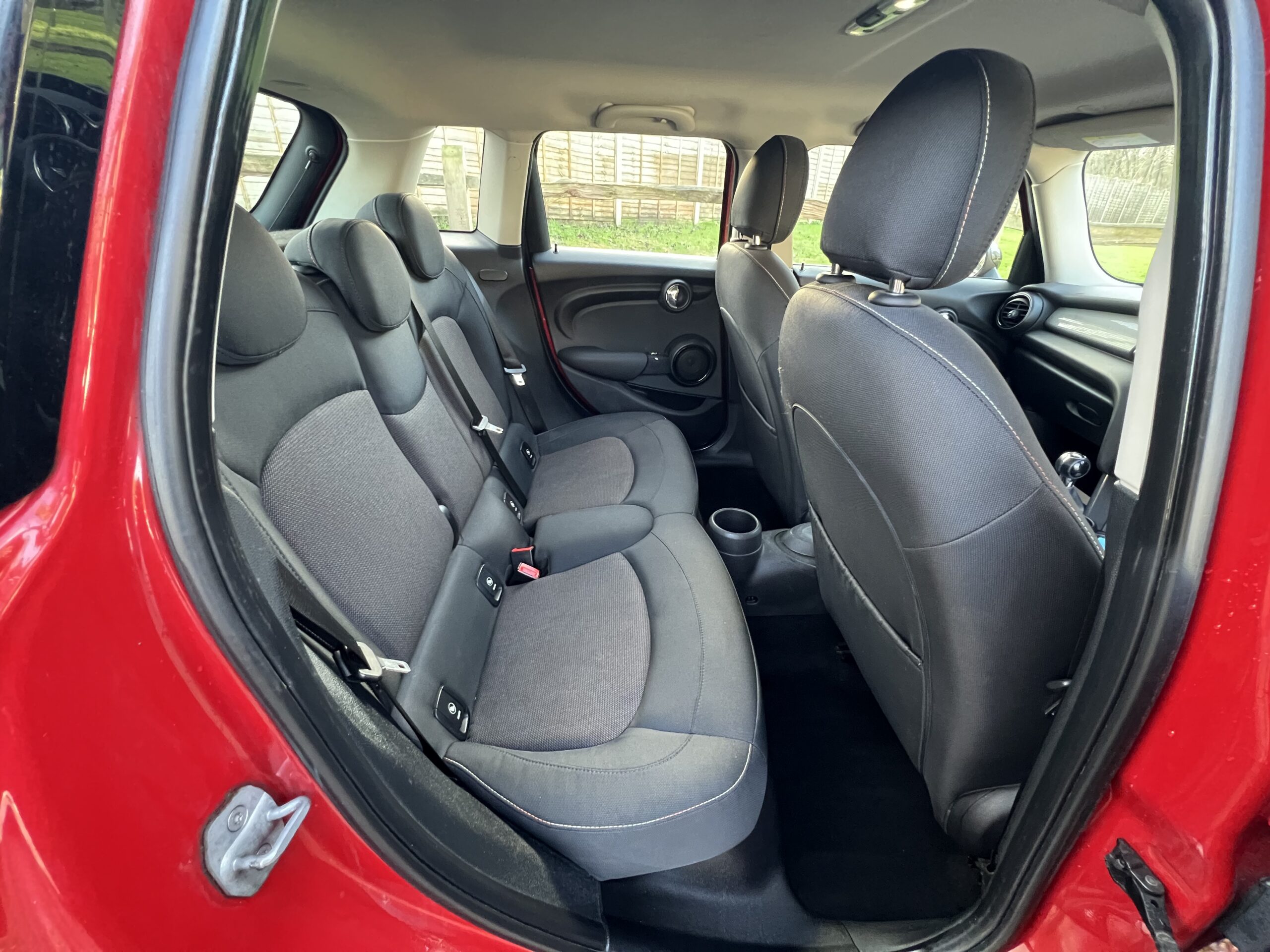 
								Mini Cooper Hatch 1.5 Red full									