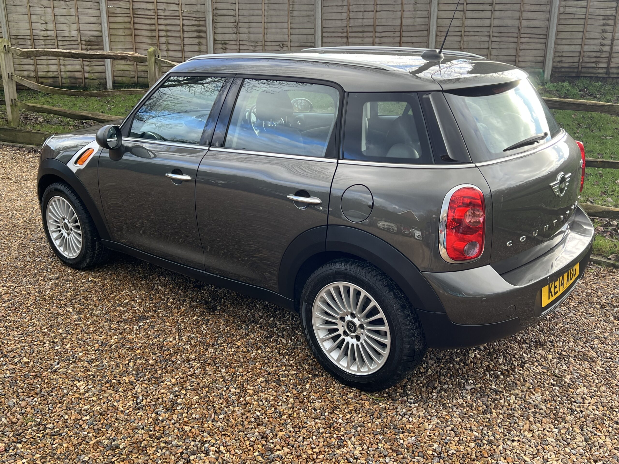 
								Mini One Countryman Grey full									