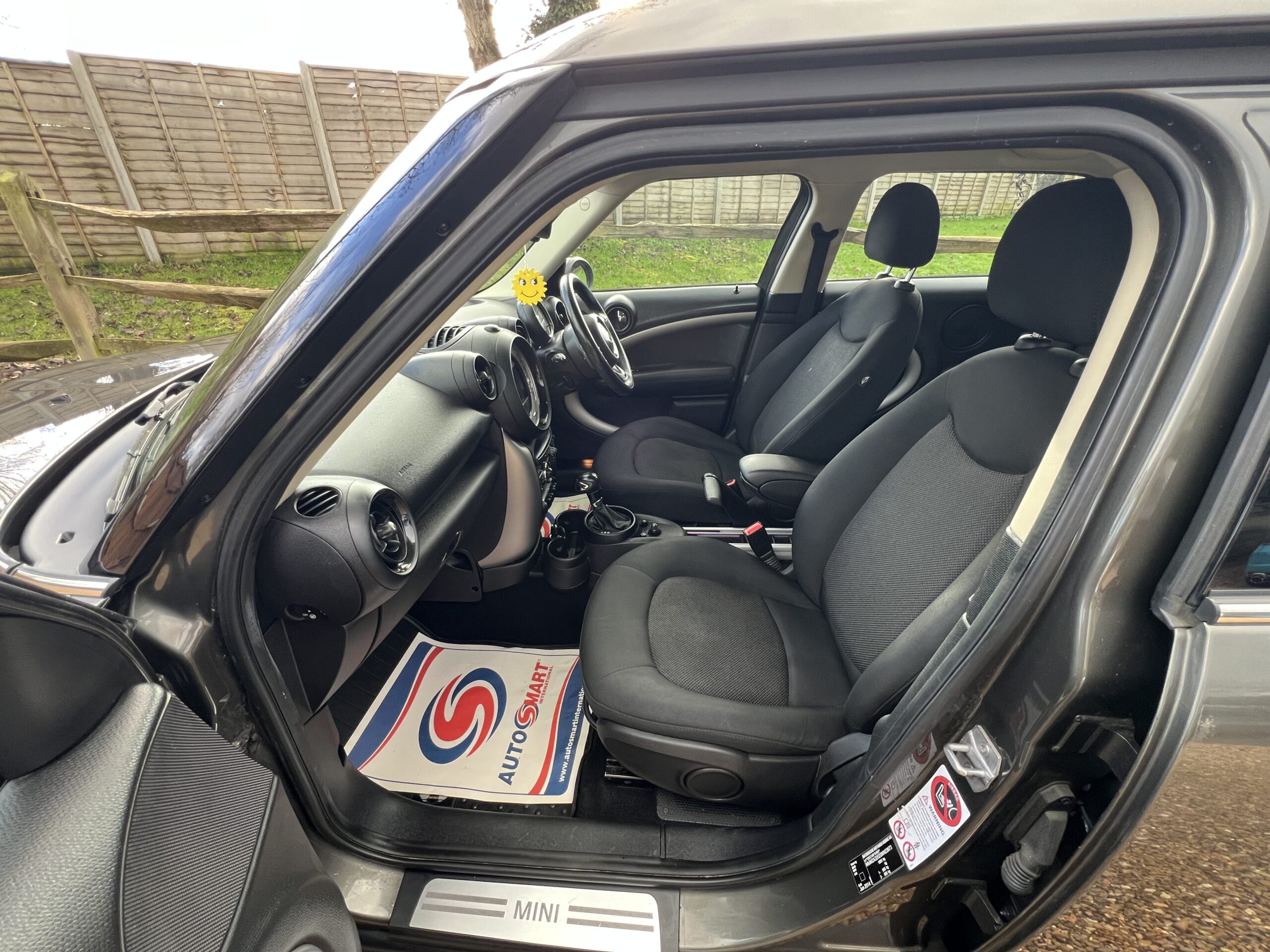 
								Mini One Countryman Grey full									