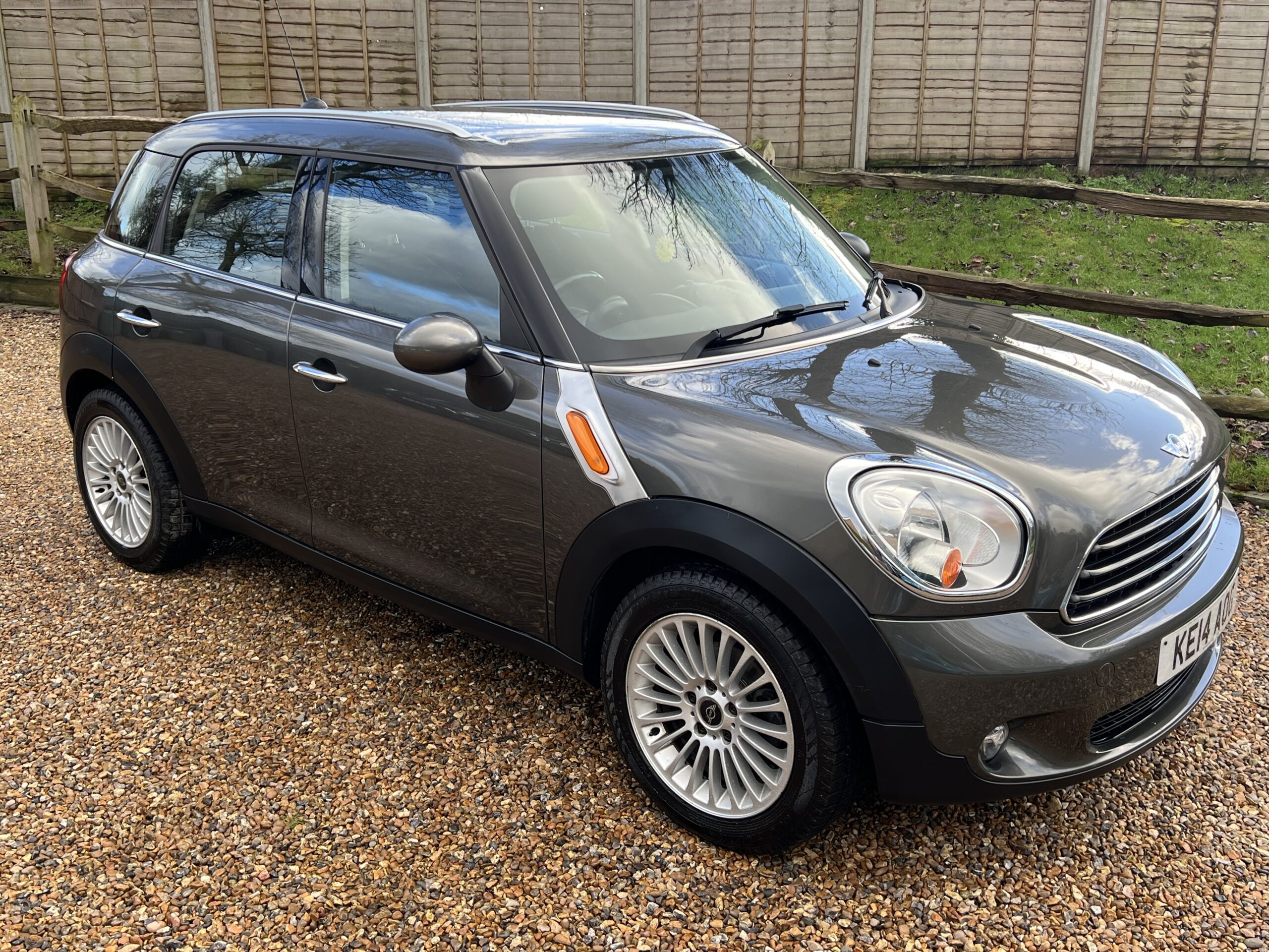 
								Mini One Countryman Grey full									