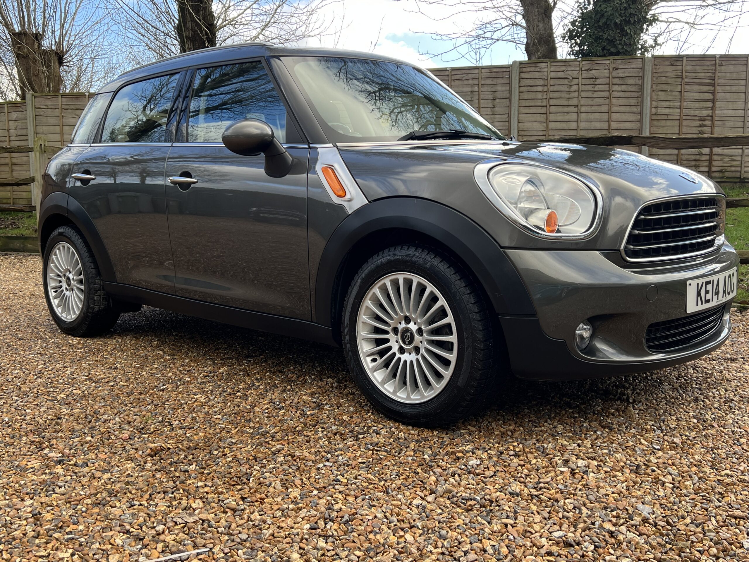 
								Mini One Countryman Grey full									