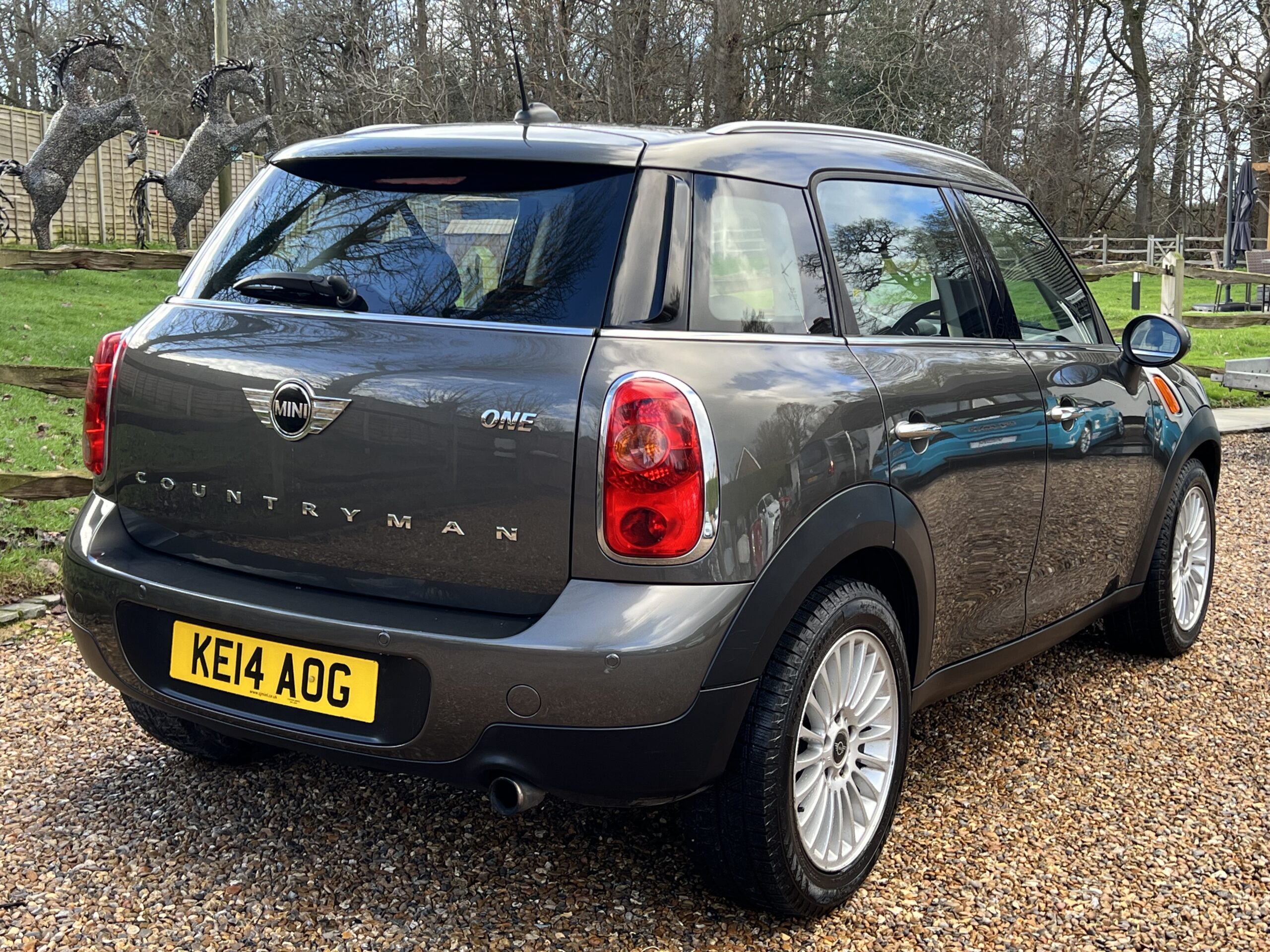 
								Mini One Countryman Grey full									