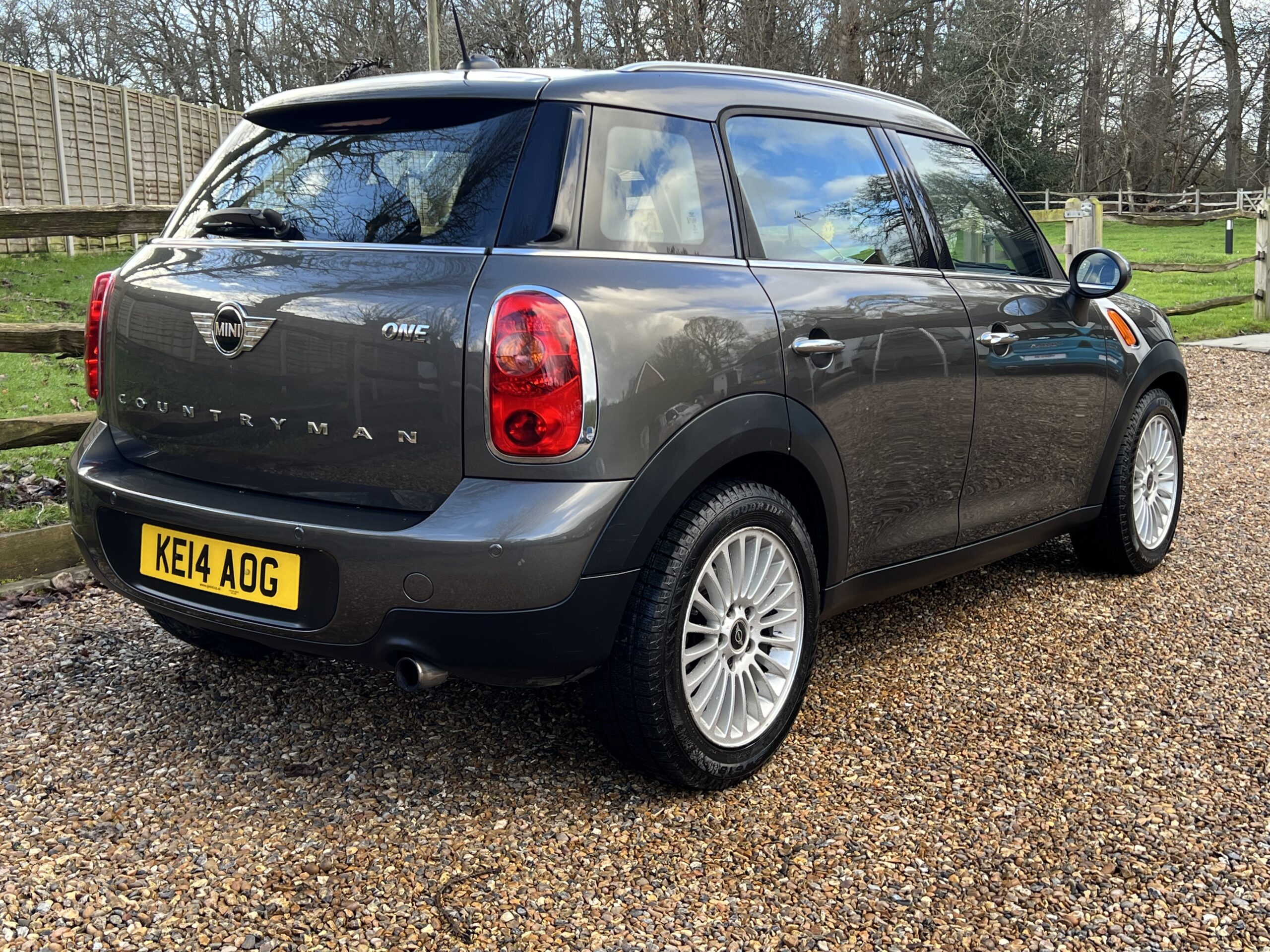 
								Mini One Countryman Grey full									