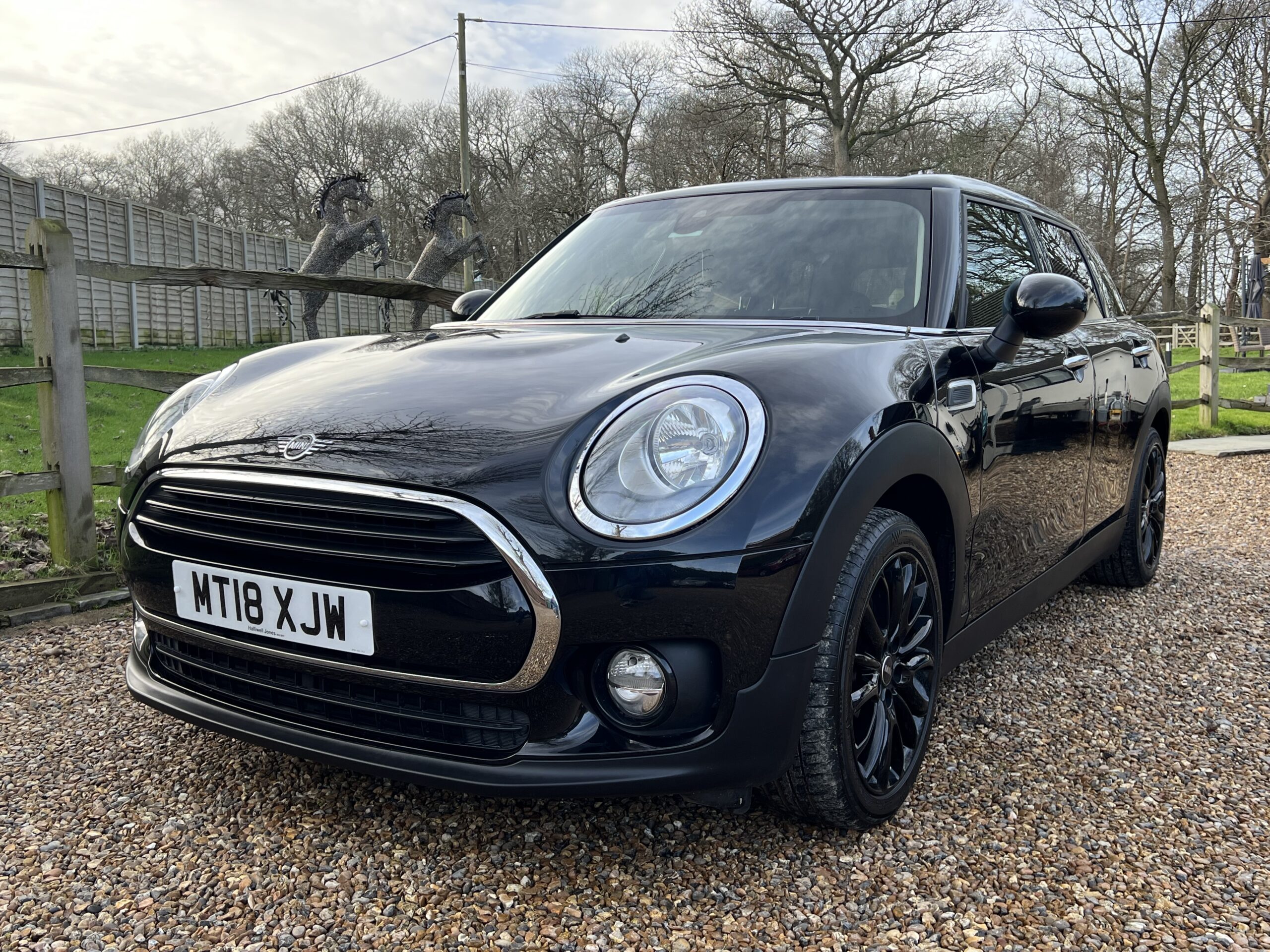 
								Mini Cooper Clubman 1.5 full									