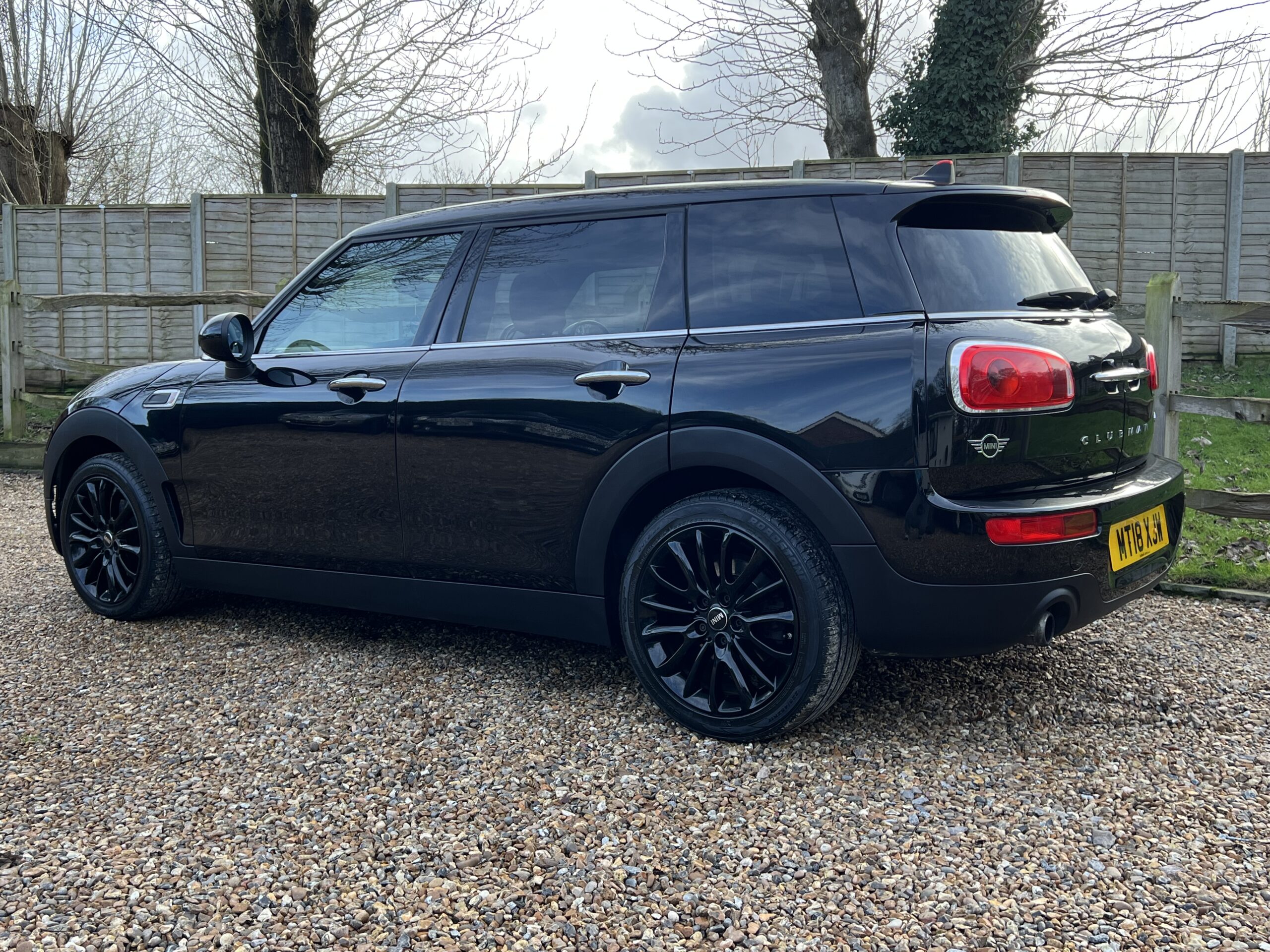 
								Mini Cooper Clubman 1.5 full									