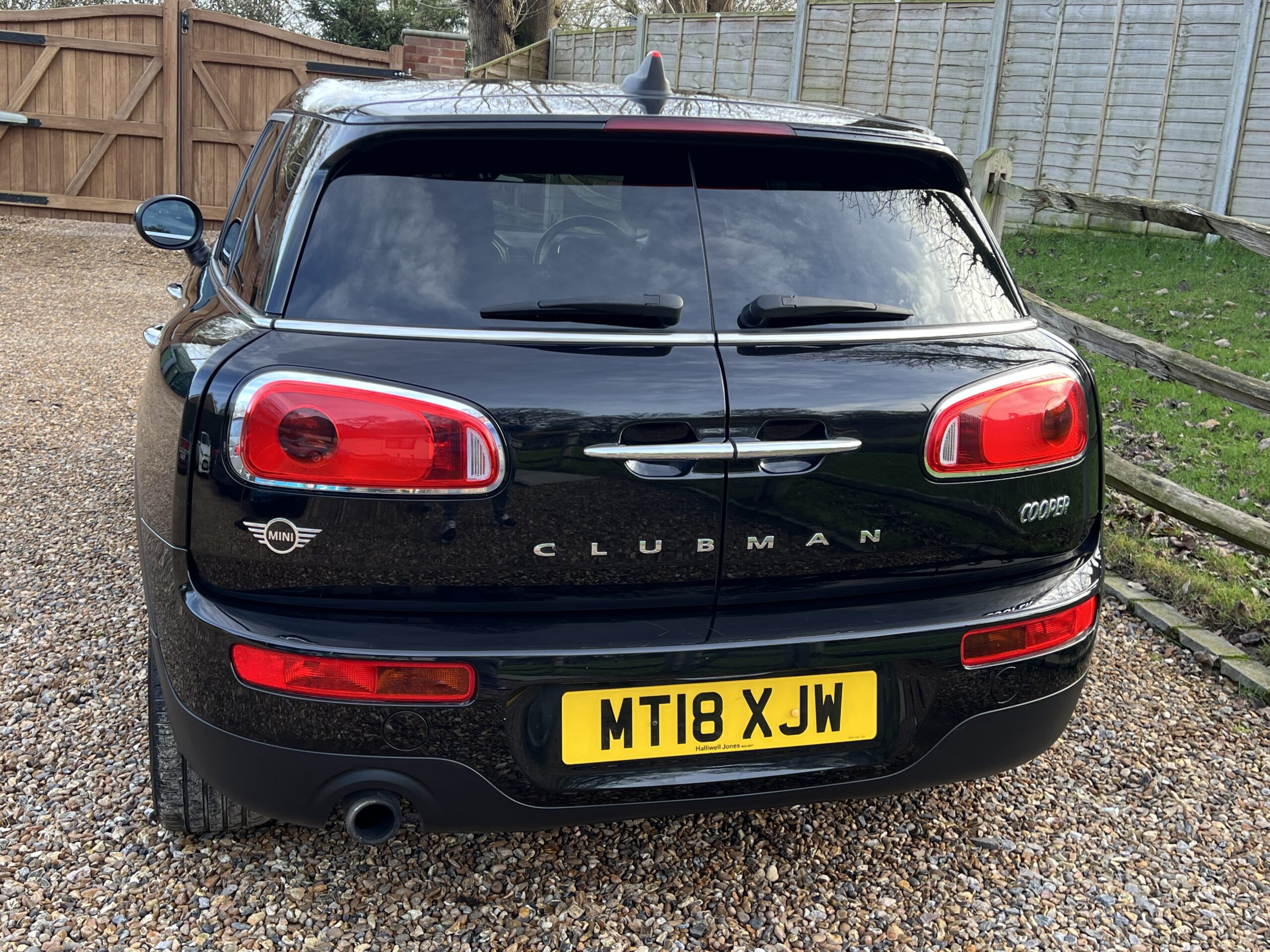 
								Mini Cooper Clubman 1.5 full									