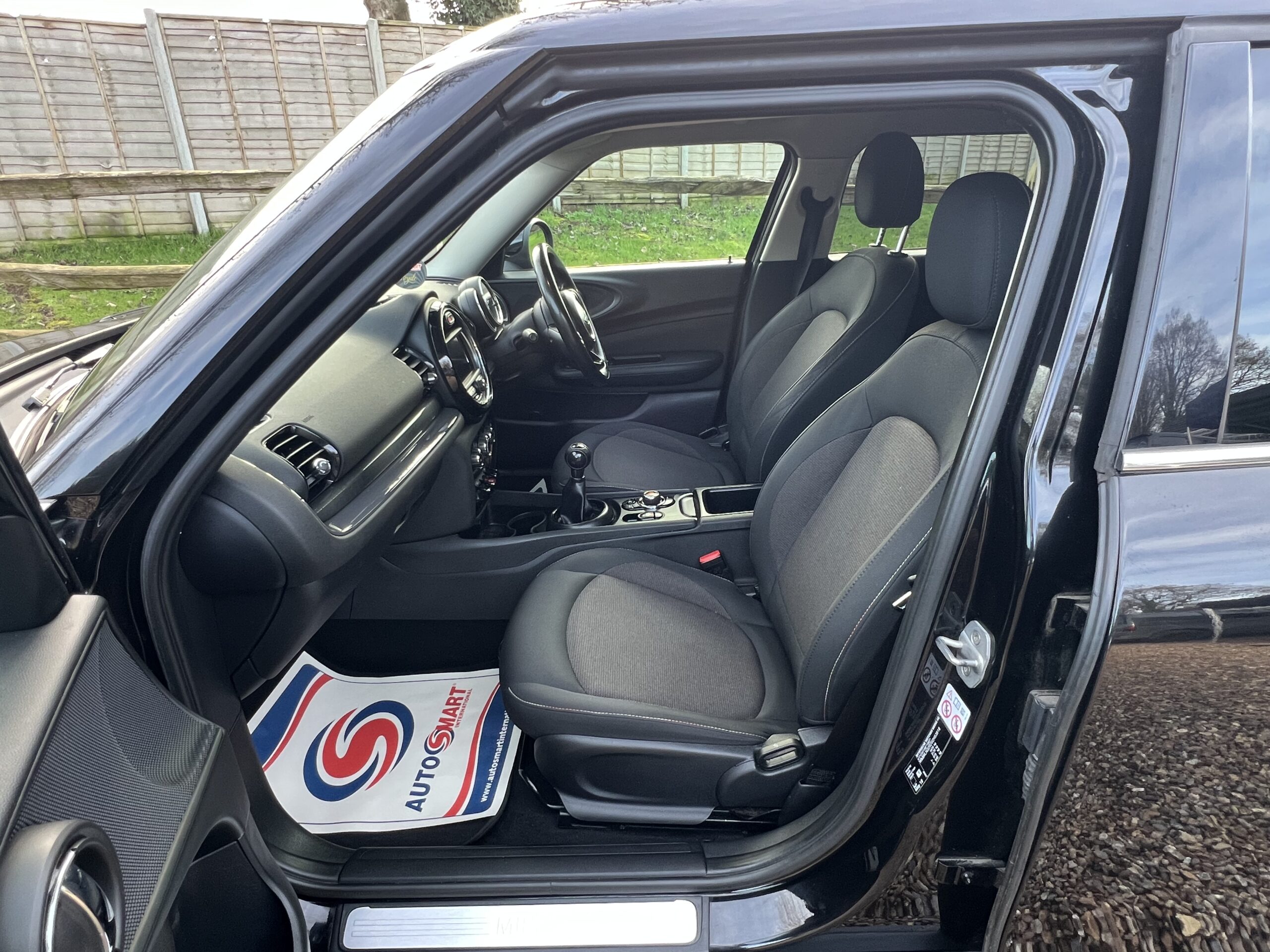 
								Mini Cooper Clubman 1.5 full									