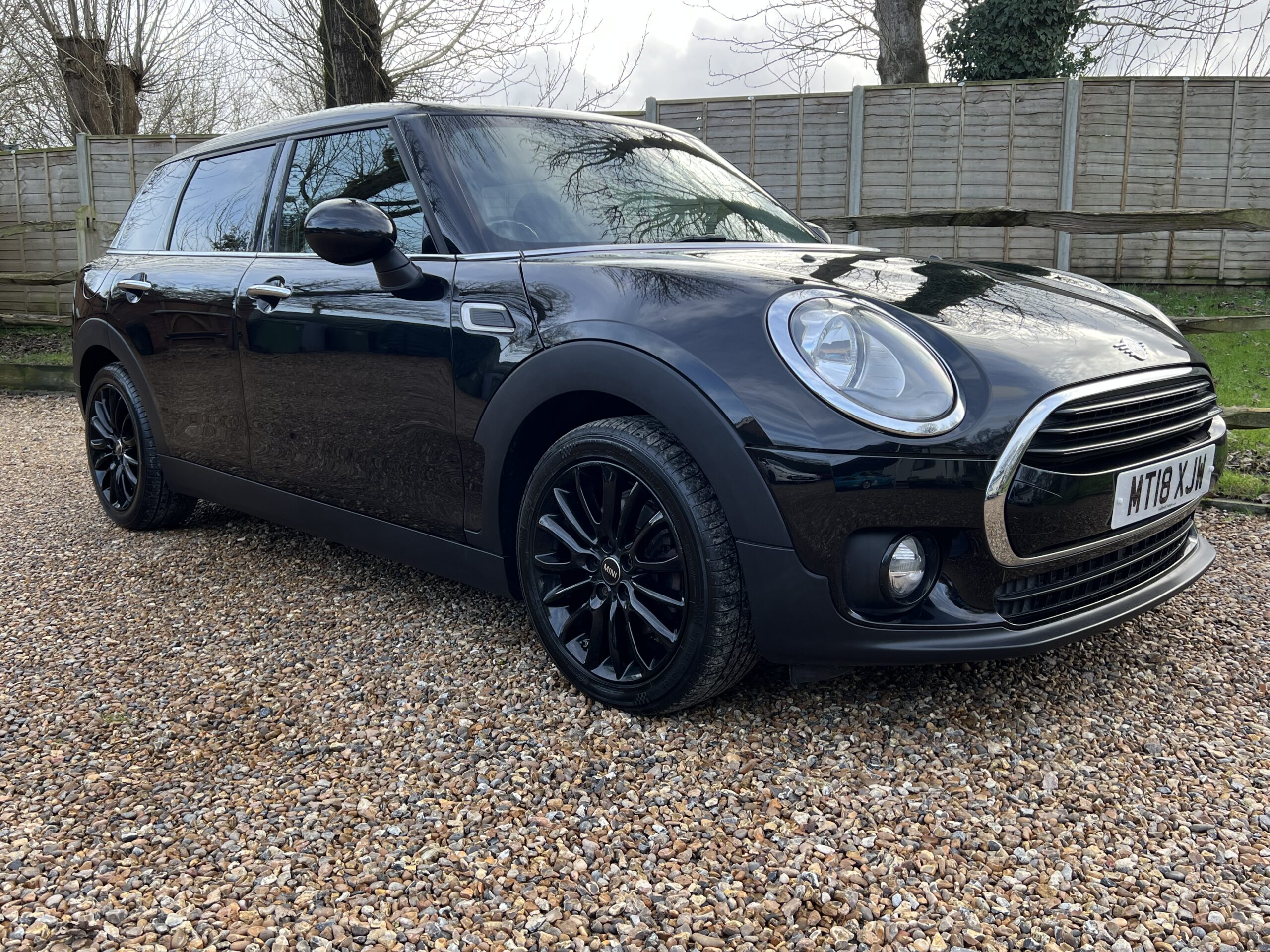 
								Mini Cooper Clubman 1.5 full									