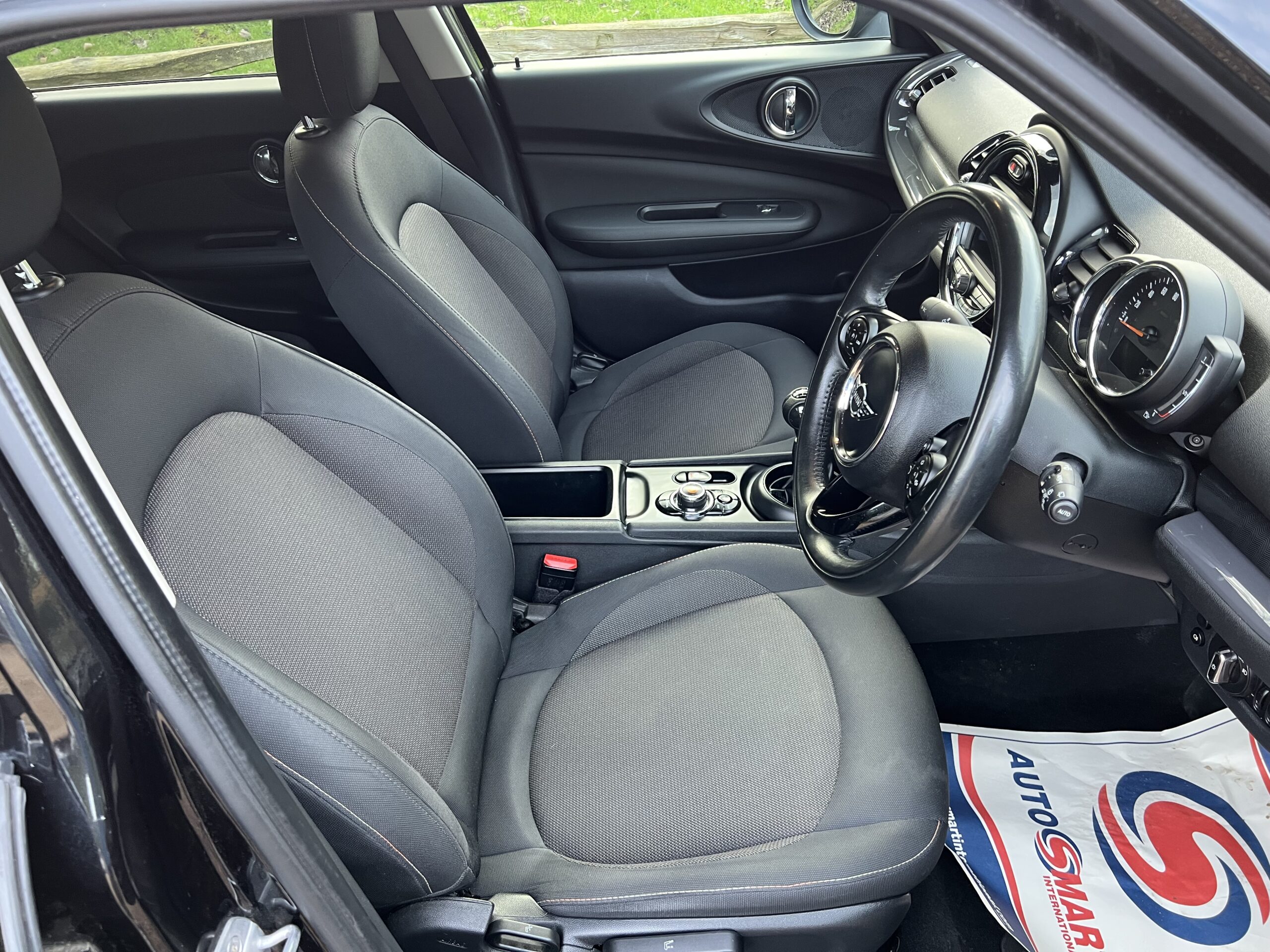 
								Mini Cooper Clubman 1.5 full									