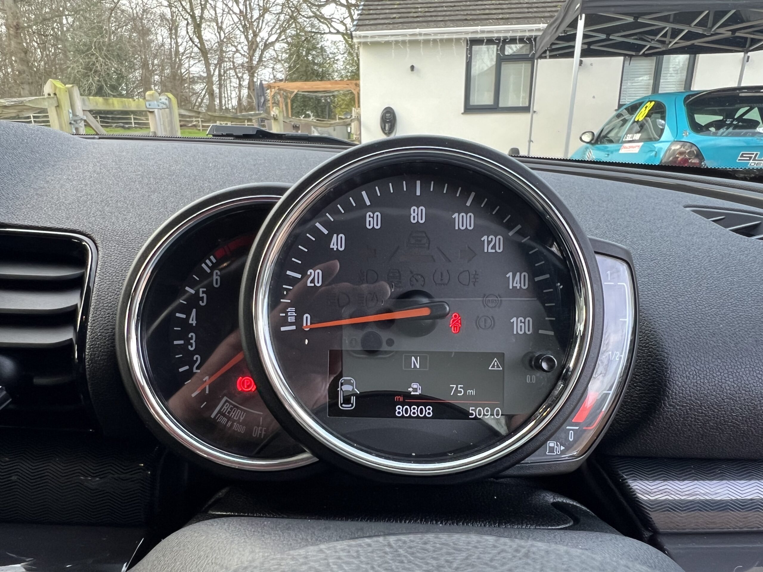 
								Mini Cooper Clubman 1.5 full									