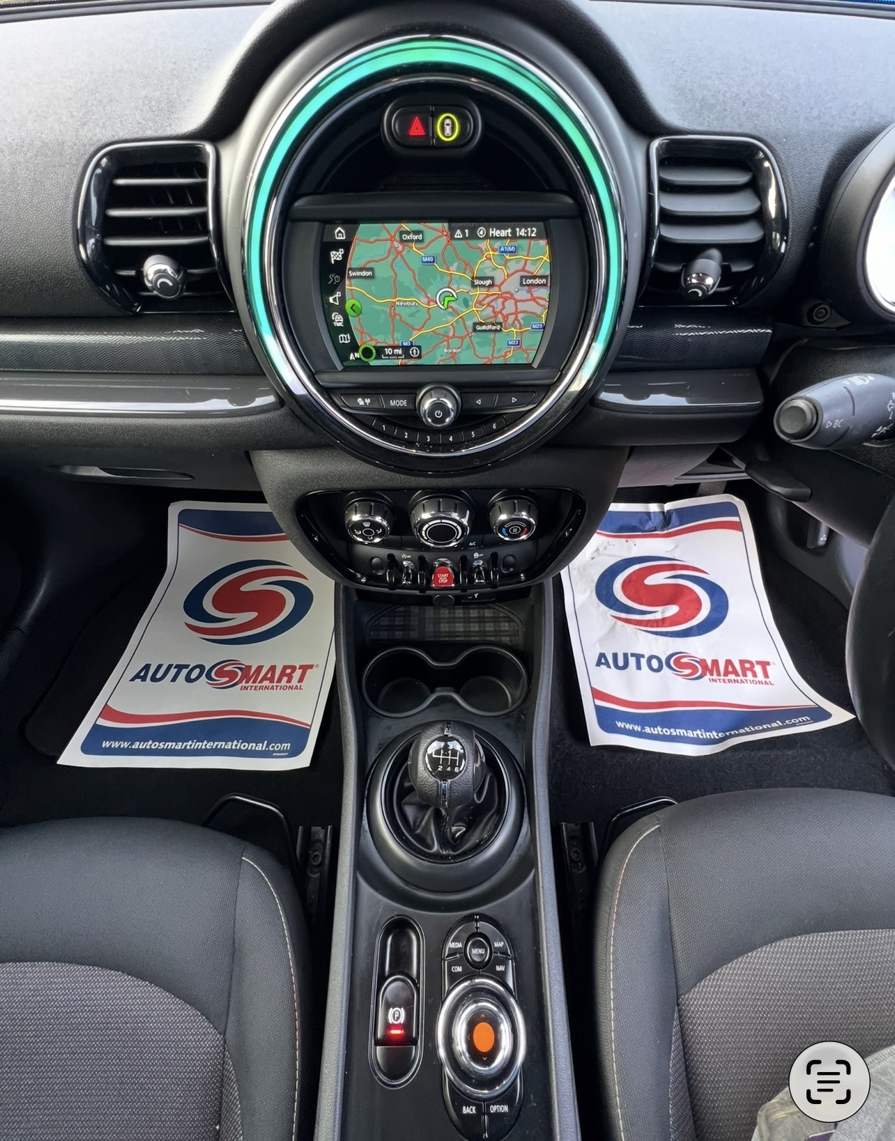 
								Mini Cooper Clubman 1.5 full									