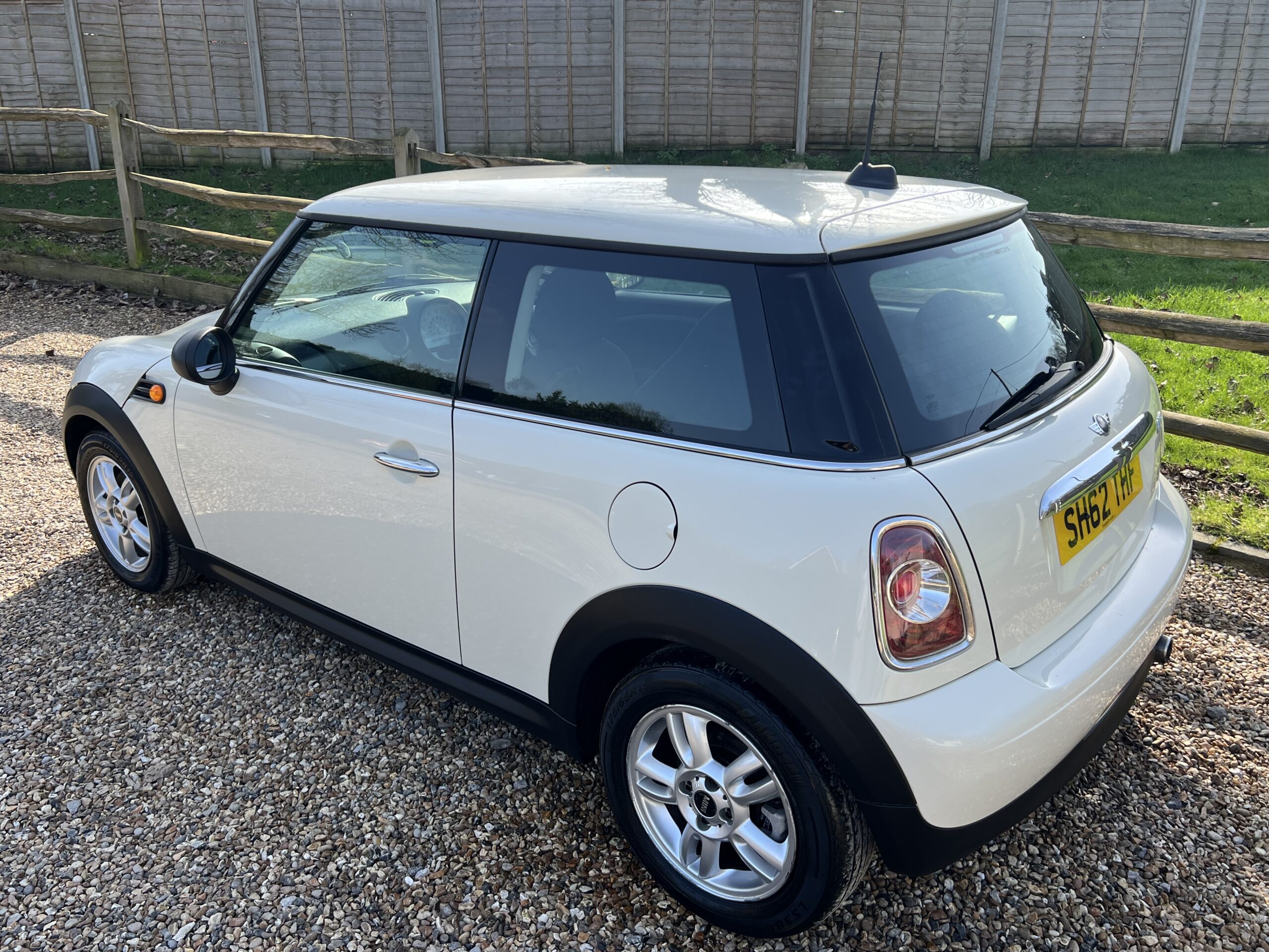 
								Mini One White 1.6 full									