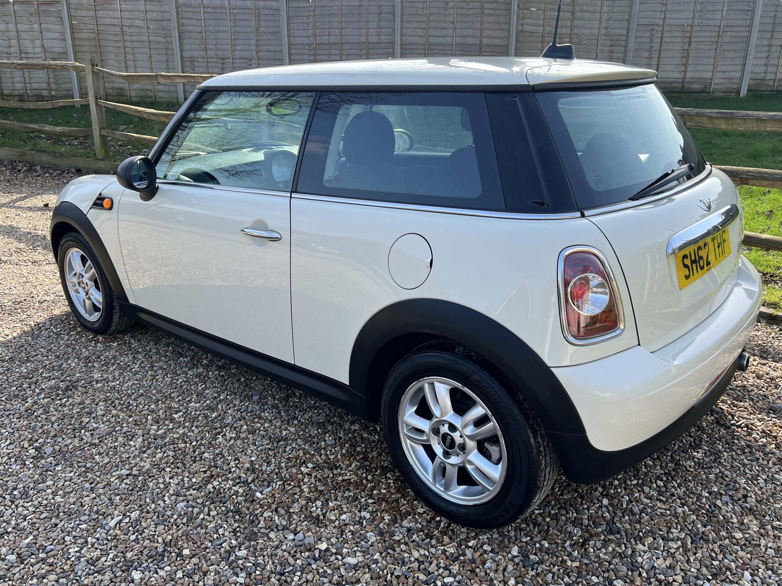 
								Mini One White 1.6 full									