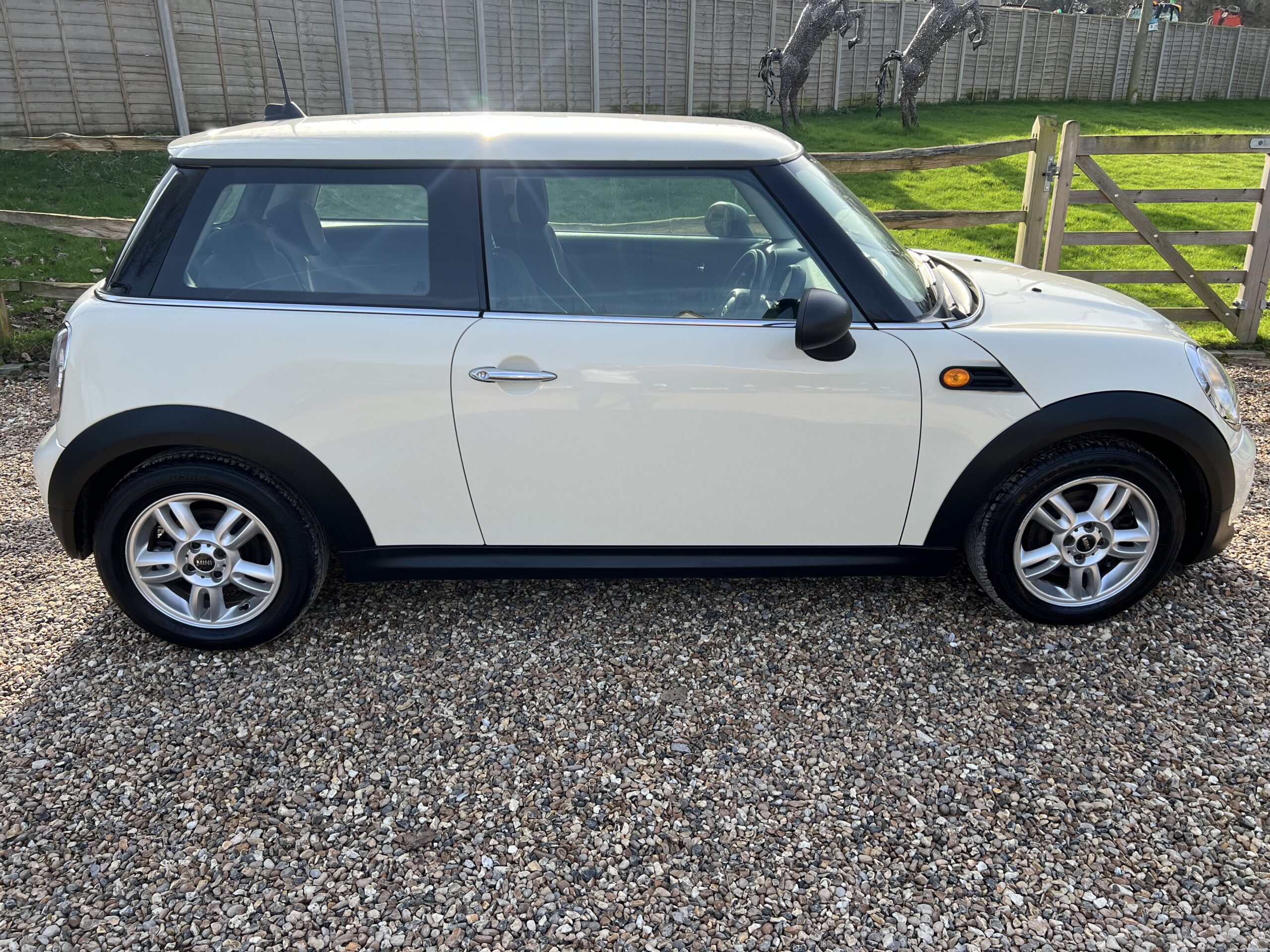 
								Mini One White 1.6 full									