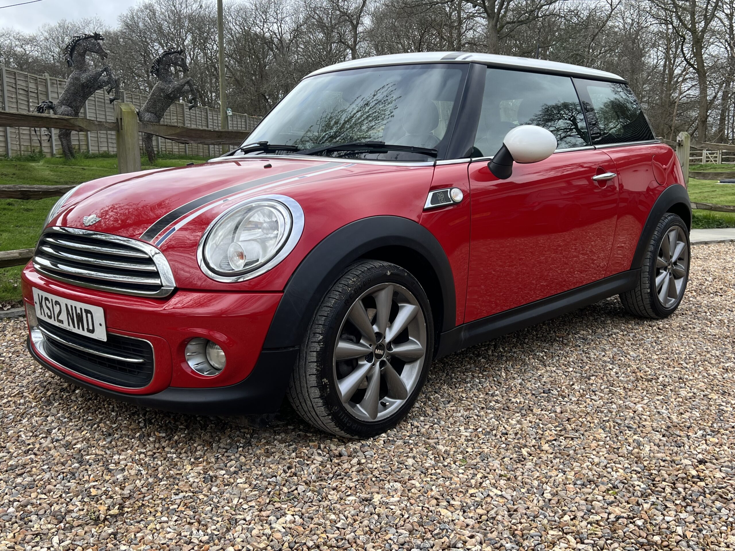 
								Limited edition Mini London Red full									
