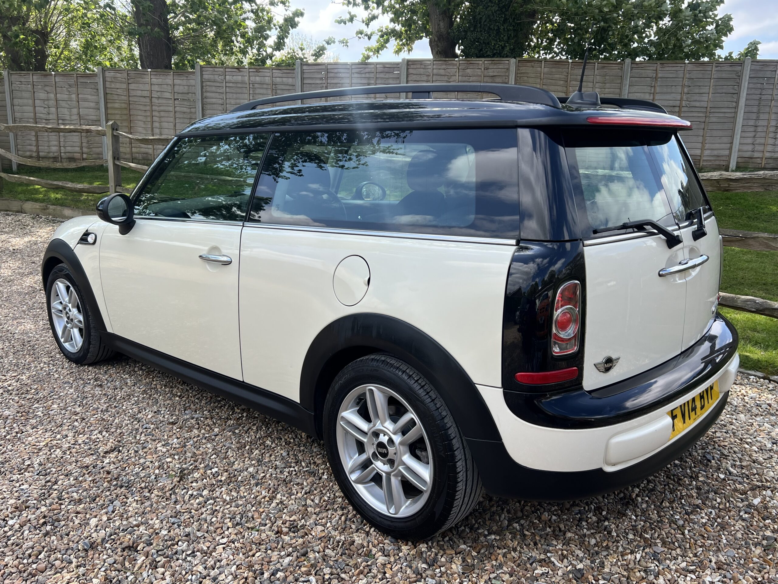 
								MINI CLUBMAN AUTOMATIC 2014 full									