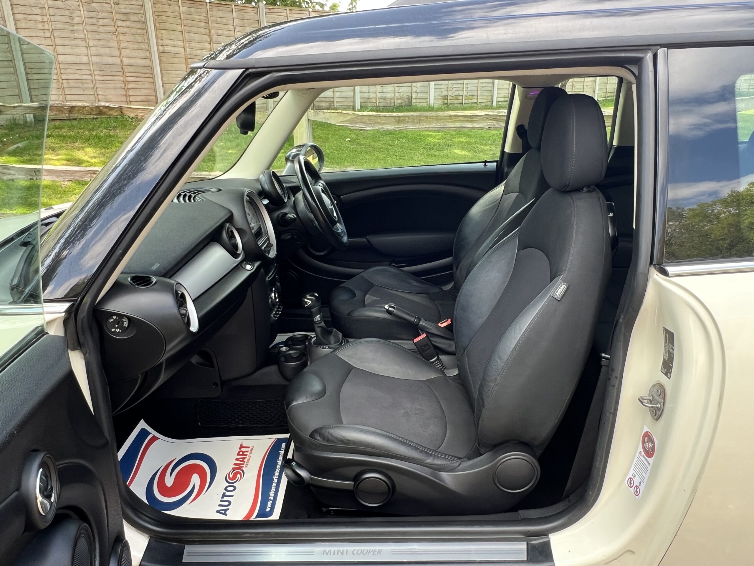 
								MINI CLUBMAN AUTOMATIC 2014 full									