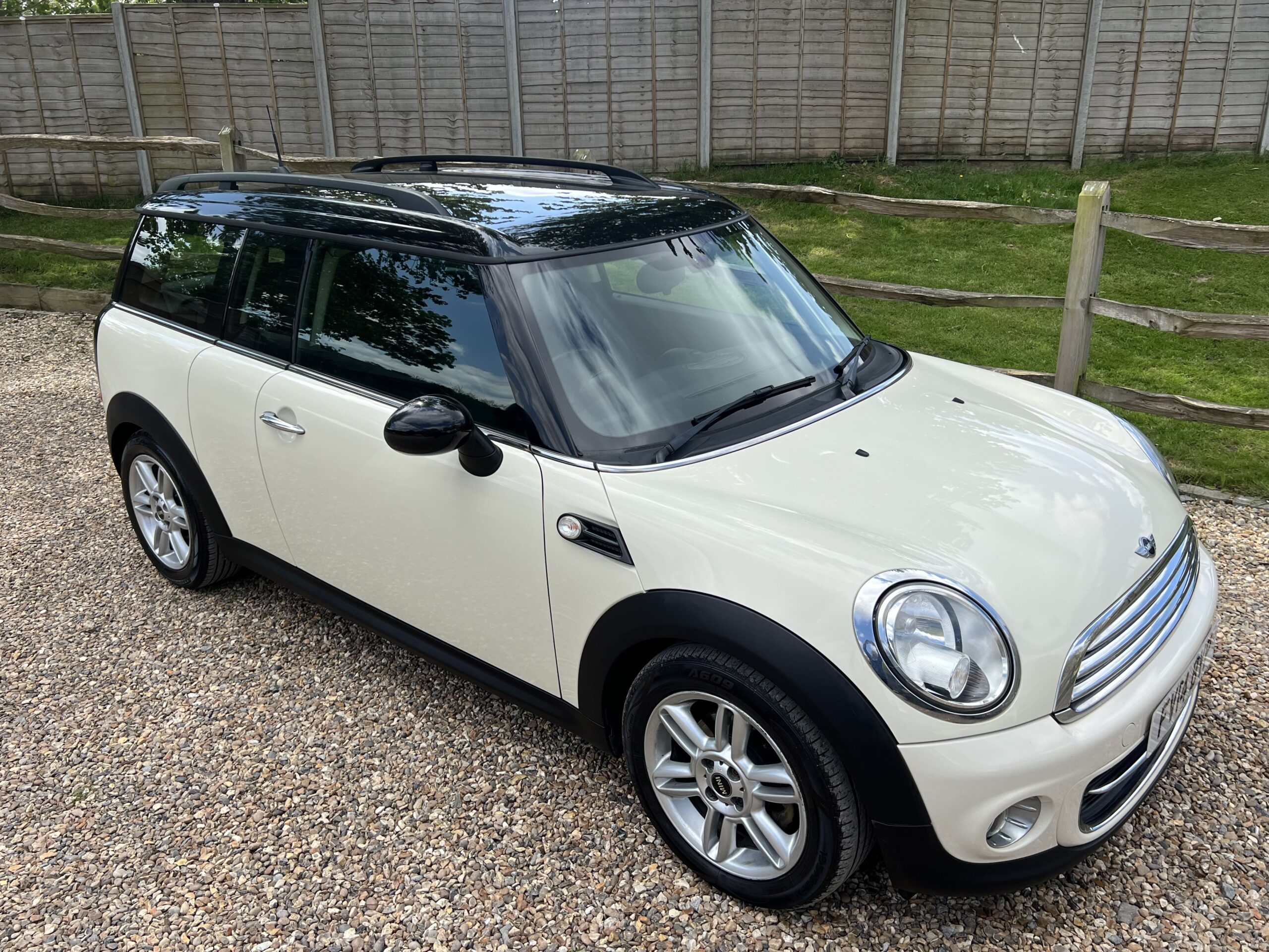 
								MINI CLUBMAN AUTOMATIC 2014 full									