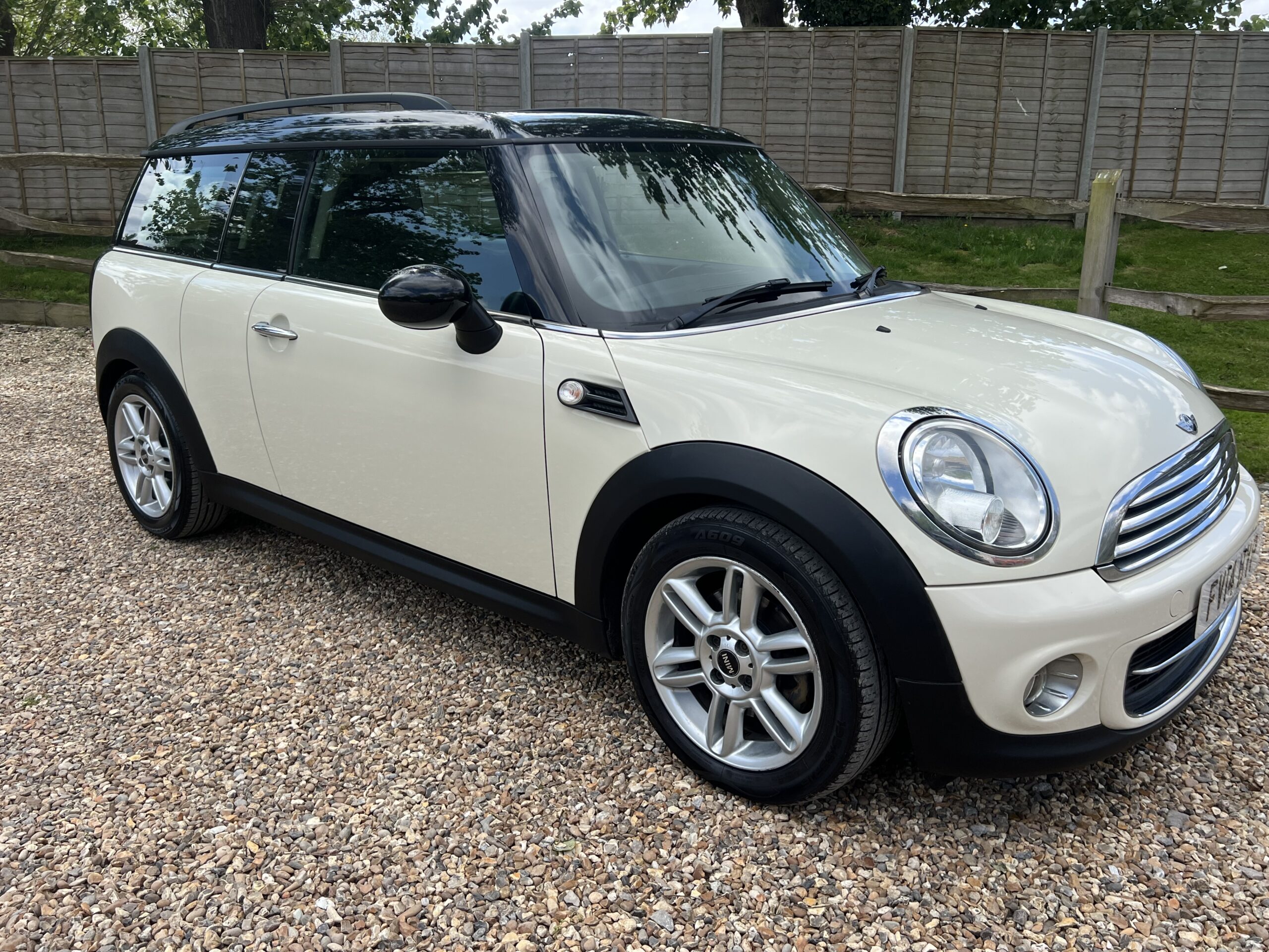 
								MINI CLUBMAN AUTOMATIC 2014 full									