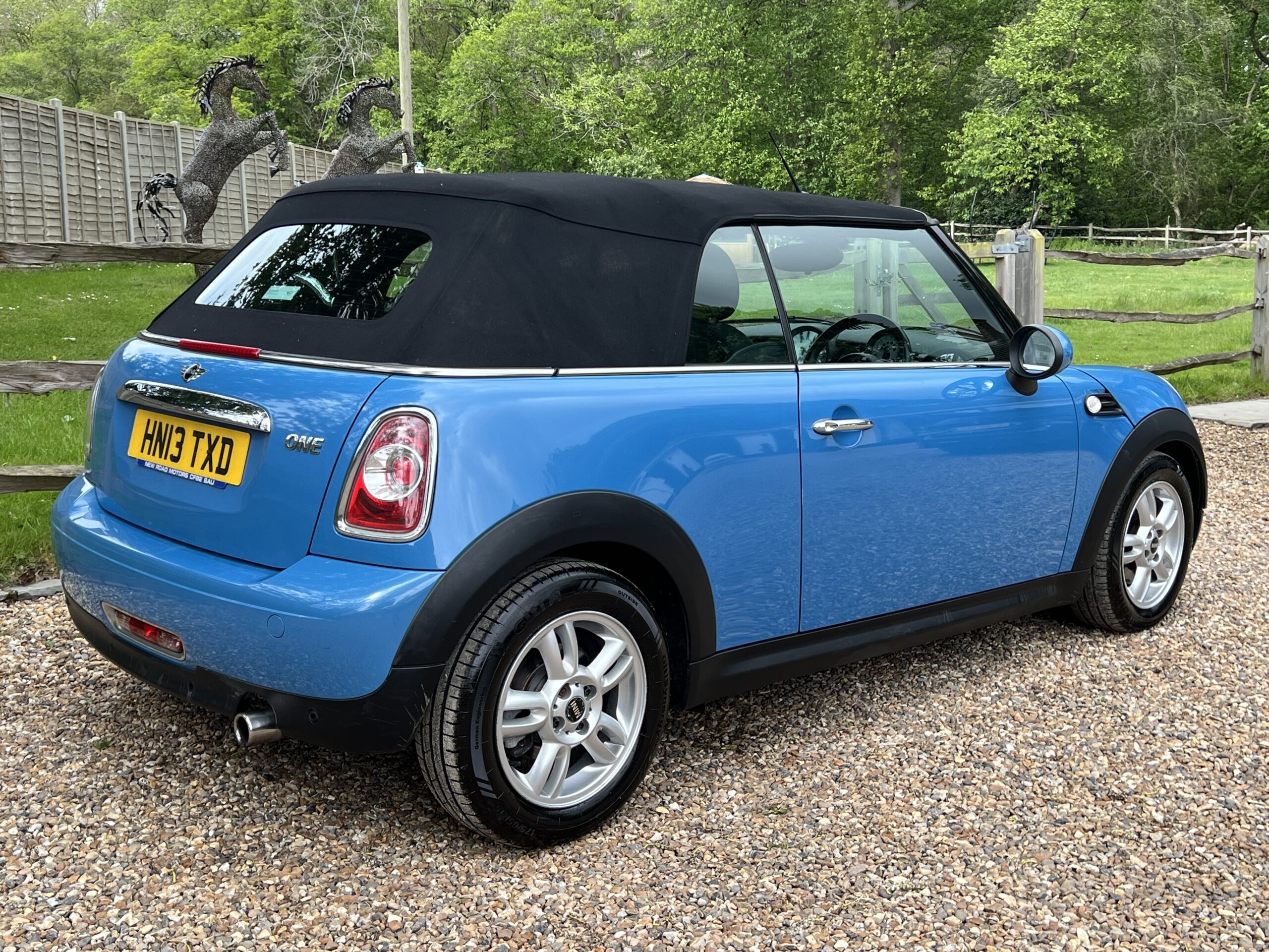 MINI ONE CONVERTIBLE 1.6 BLUE - Berkshire Country Cars | Your Local ...