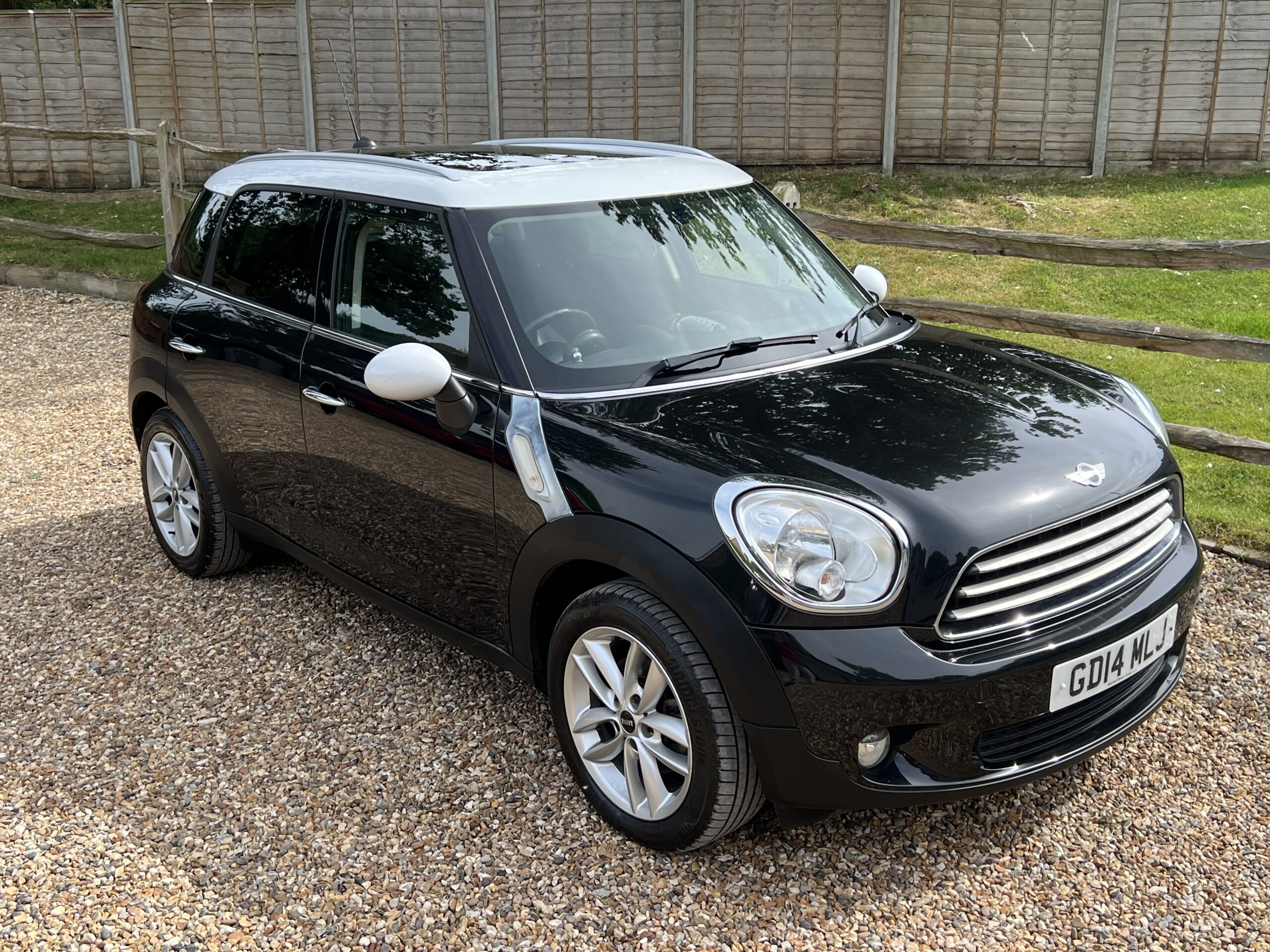 
								Mini Countryman Cooper 1.6 Black full									