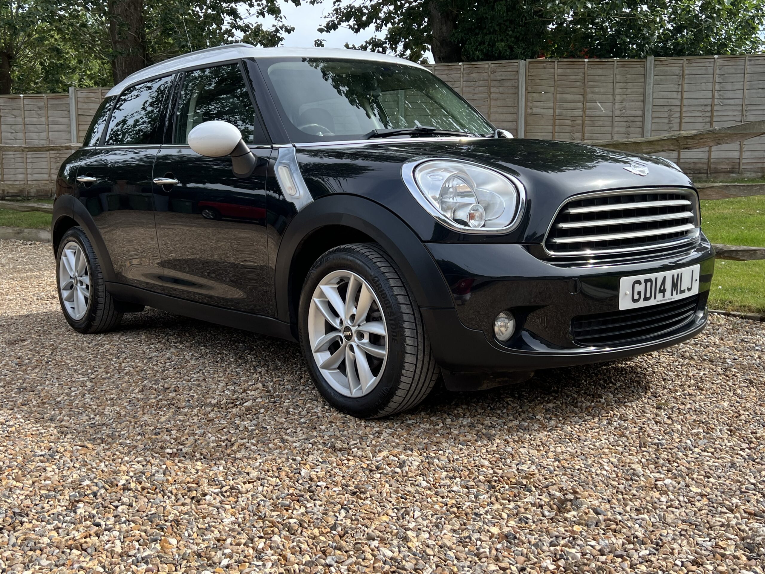 
								Mini Countryman Cooper 1.6 Black full									