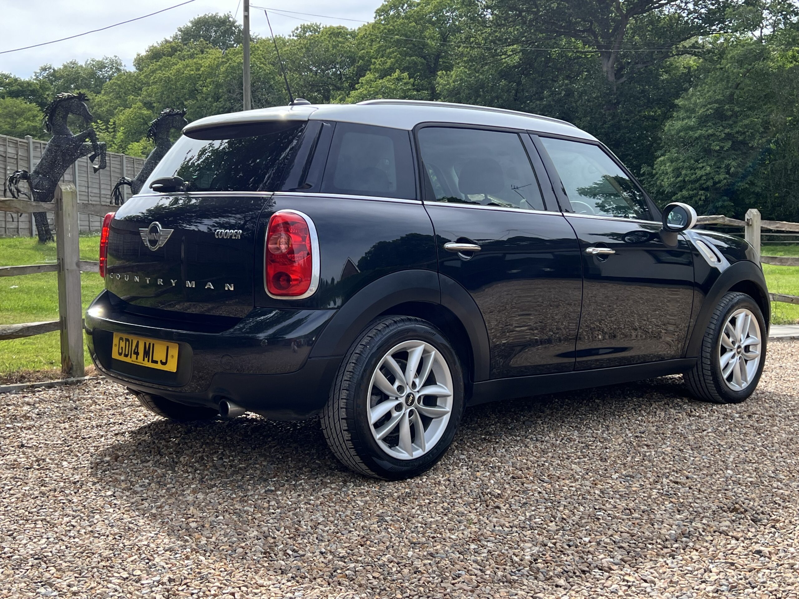 
								Mini Countryman Cooper 1.6 Black full									