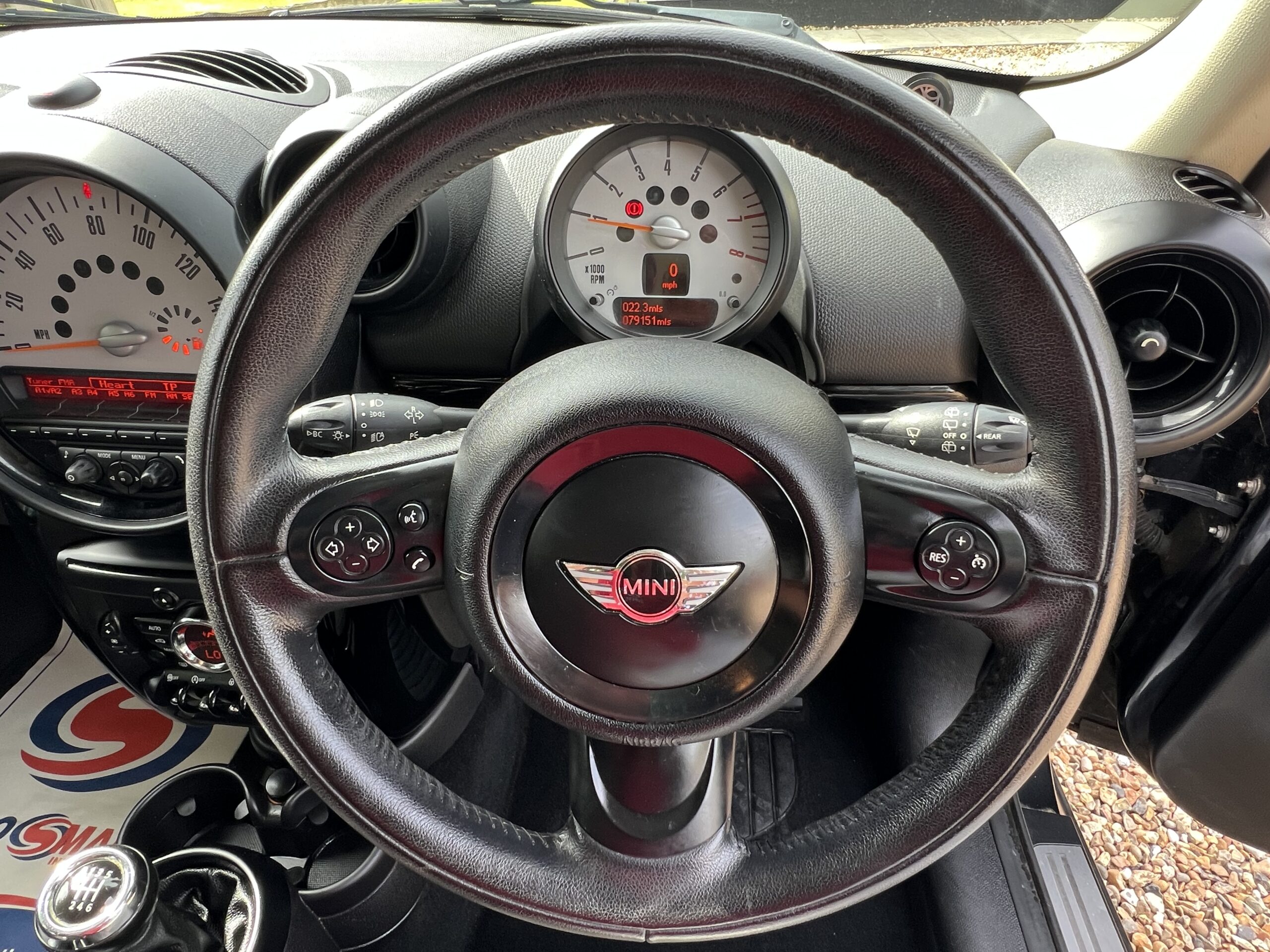 
								Mini Countryman Cooper 1.6 Black full									