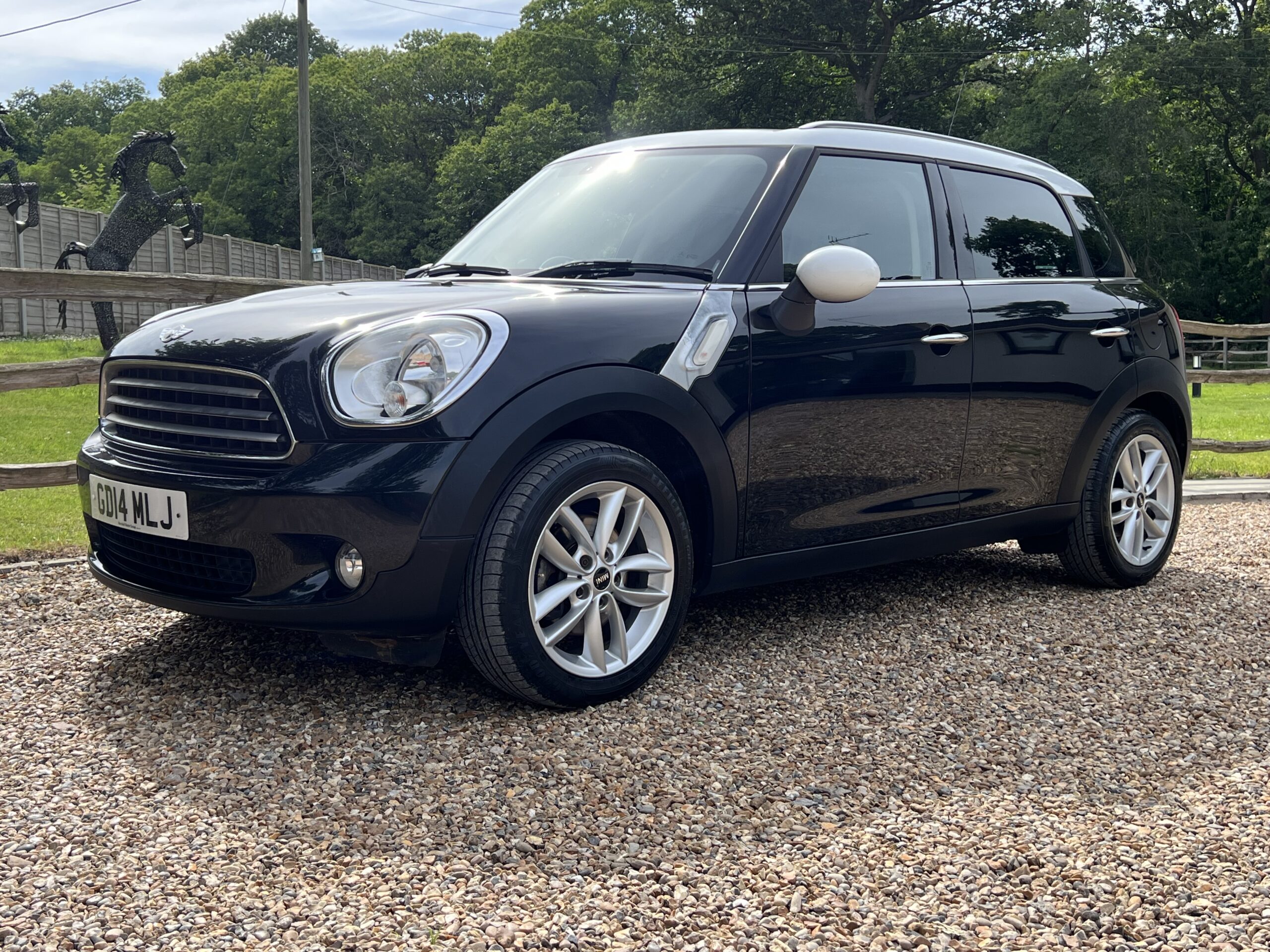 
								Mini Countryman Cooper 1.6 Black full									