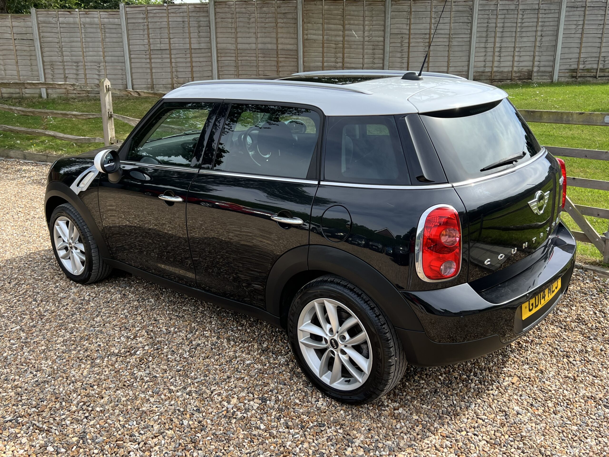 
								Mini Countryman Cooper 1.6 Black full									