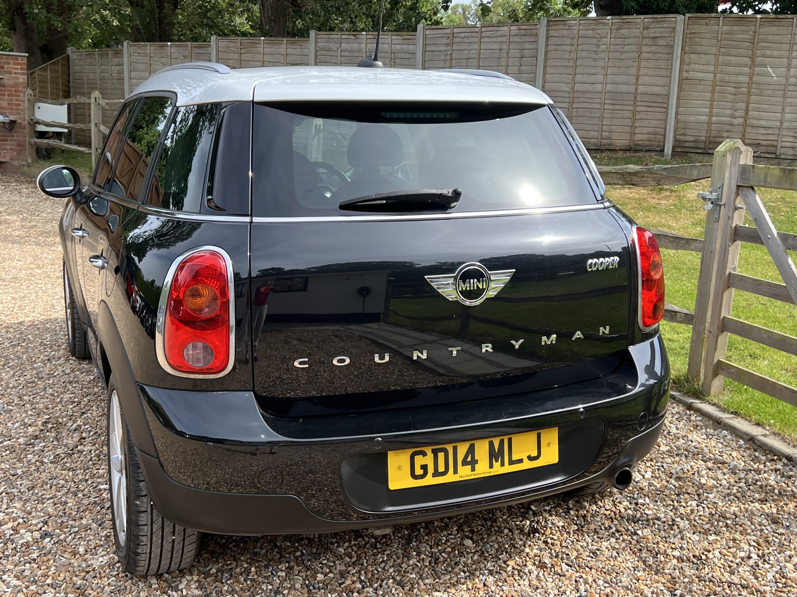 
								Mini Countryman Cooper 1.6 Black full									