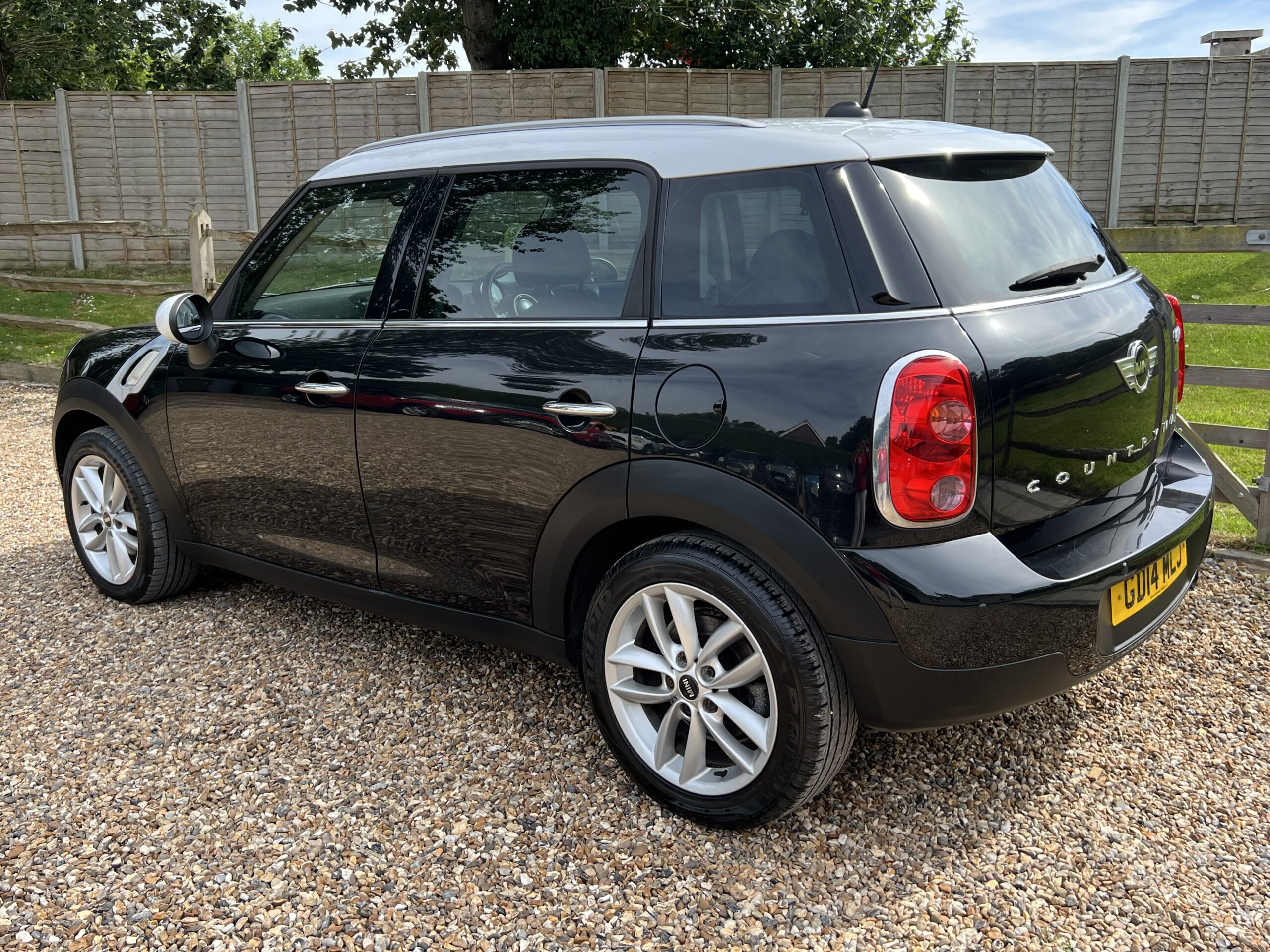 
								Mini Countryman Cooper 1.6 Black full									