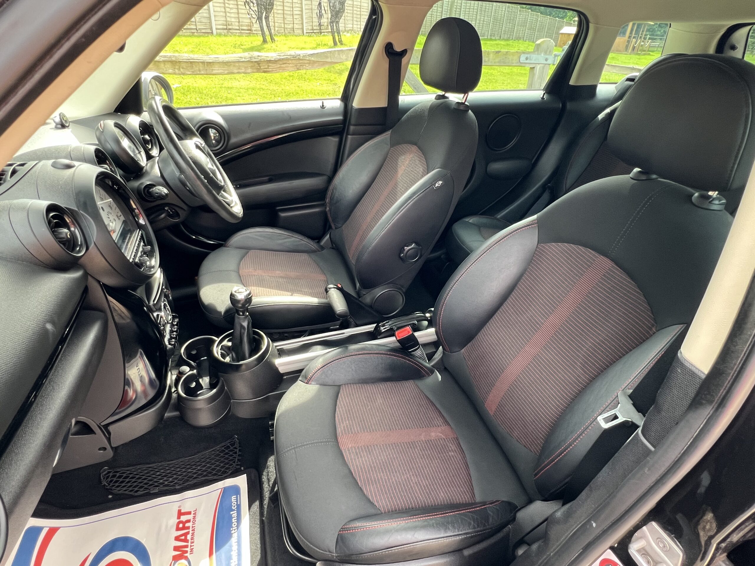 
								Mini Countryman Cooper 1.6 Black full									