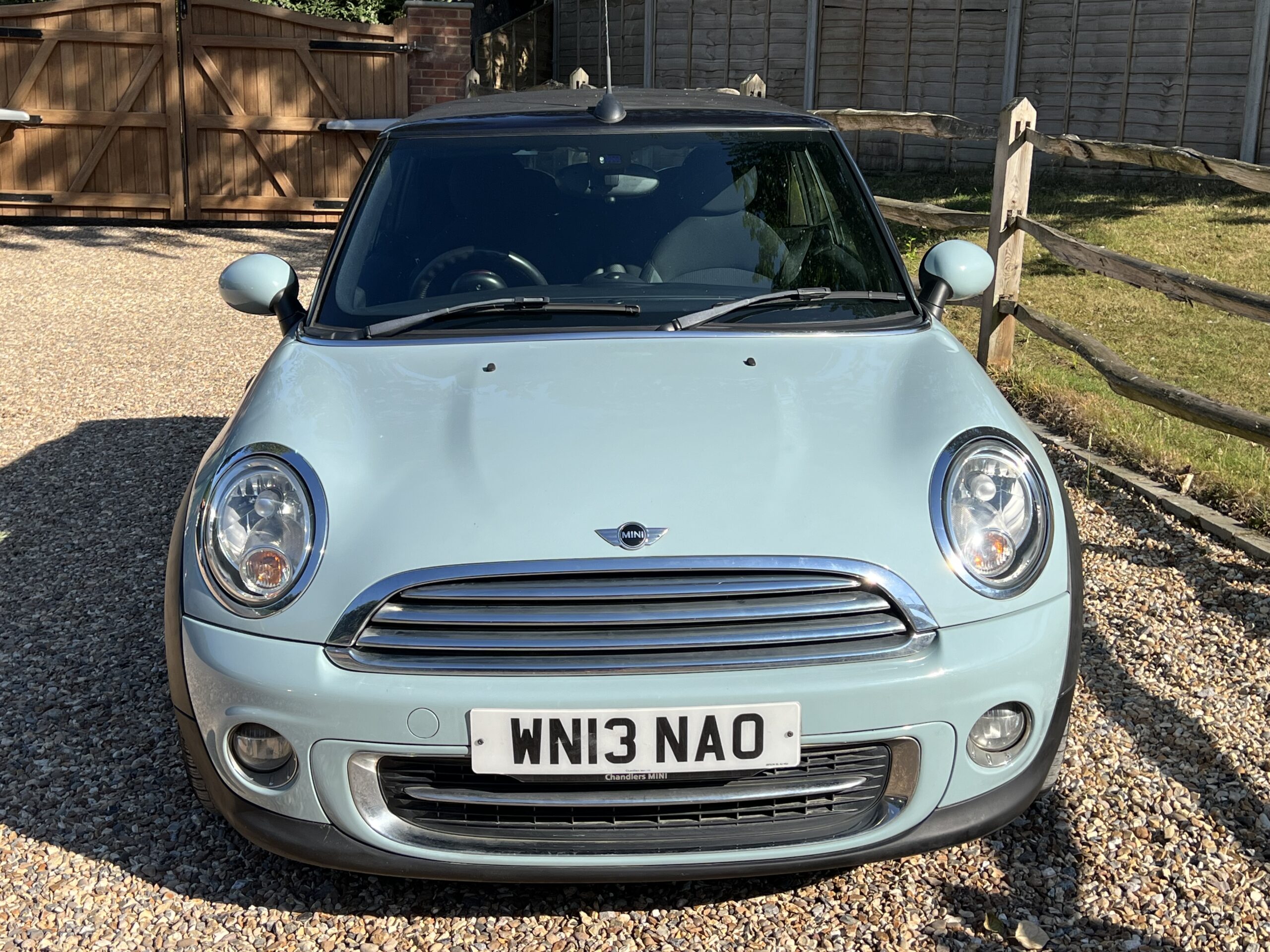 
								Mini Cooper Convertible Blue 1.6 full									