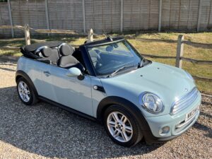 Mini Cooper Convertible Blue 1.6