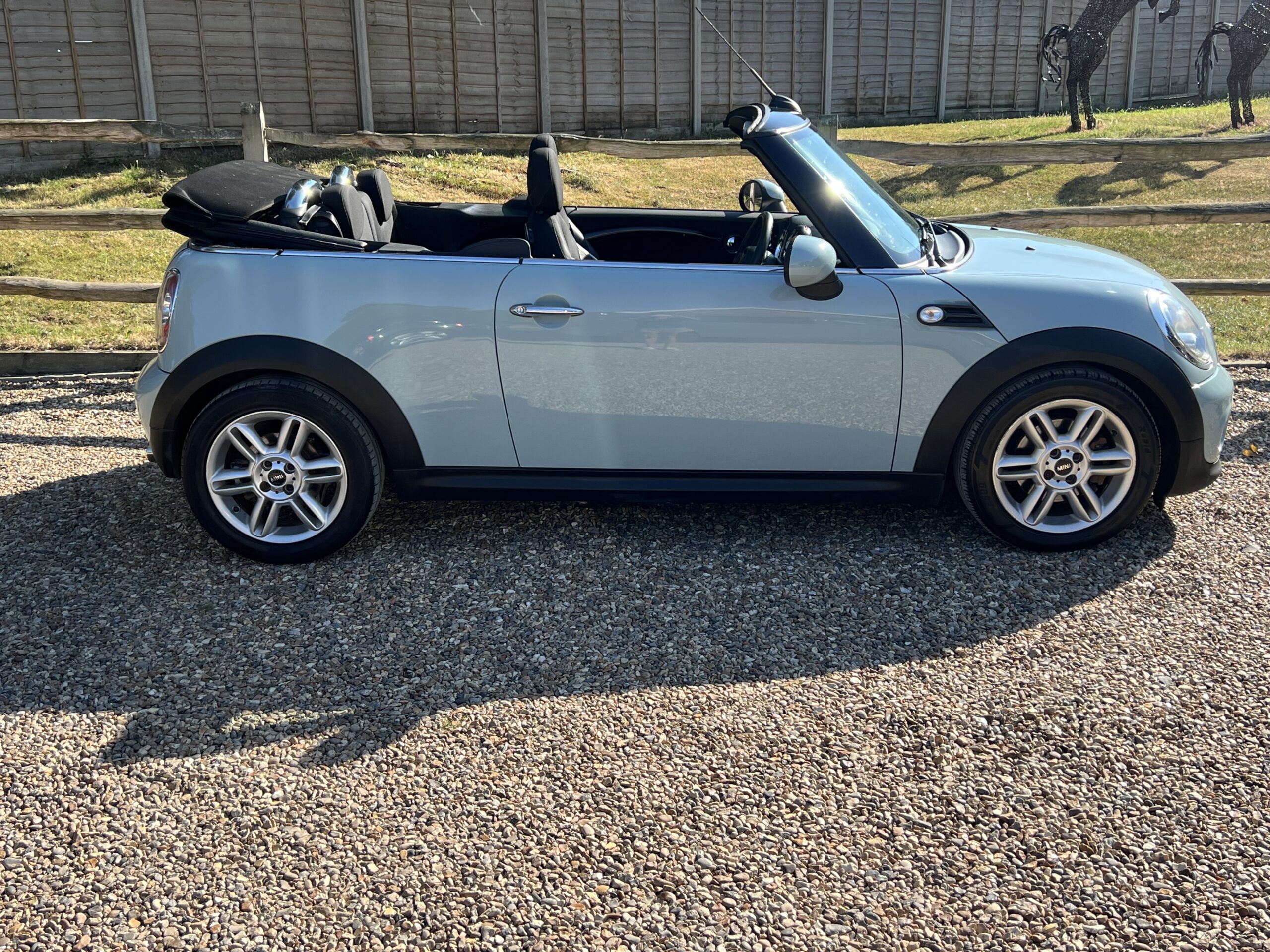 
								Mini Cooper Convertible Blue 1.6 full									