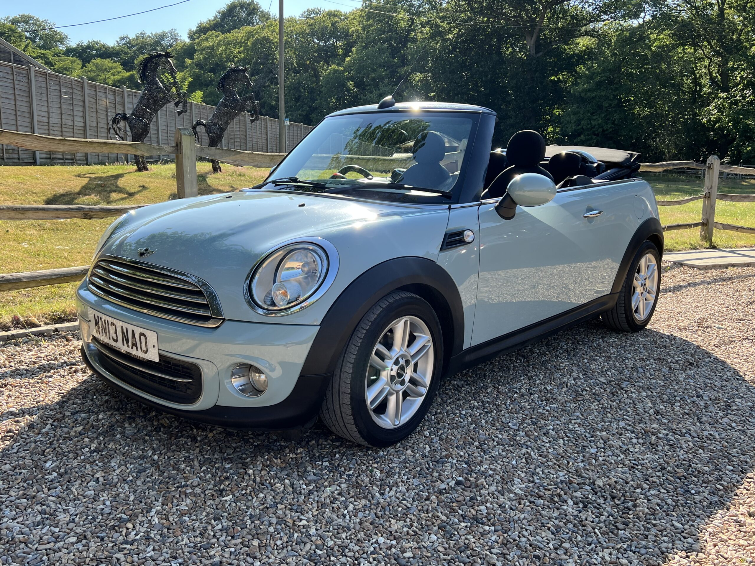
								Mini Cooper Convertible Blue 1.6 full									