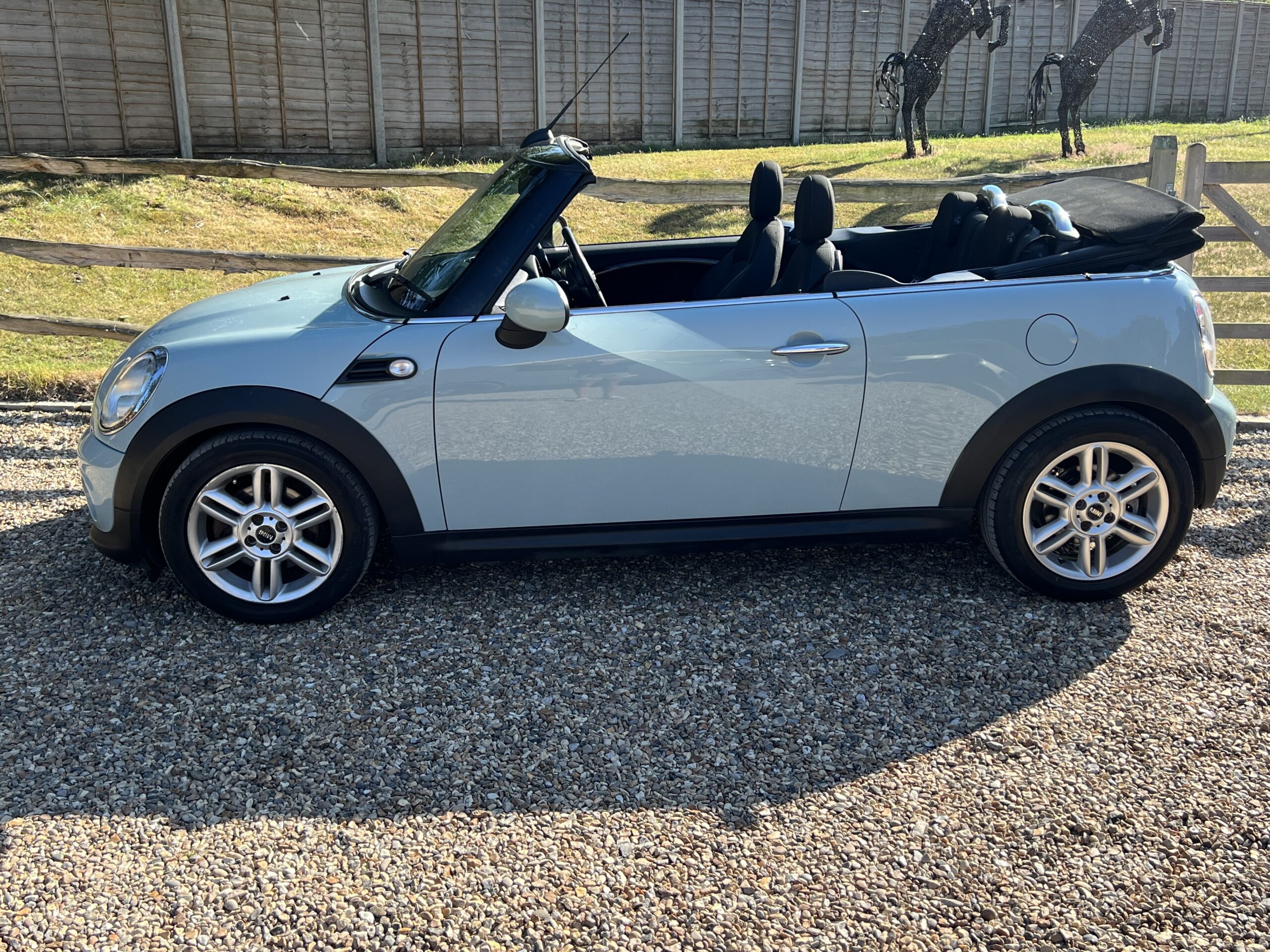 
								Mini Cooper Convertible Blue 1.6 full									