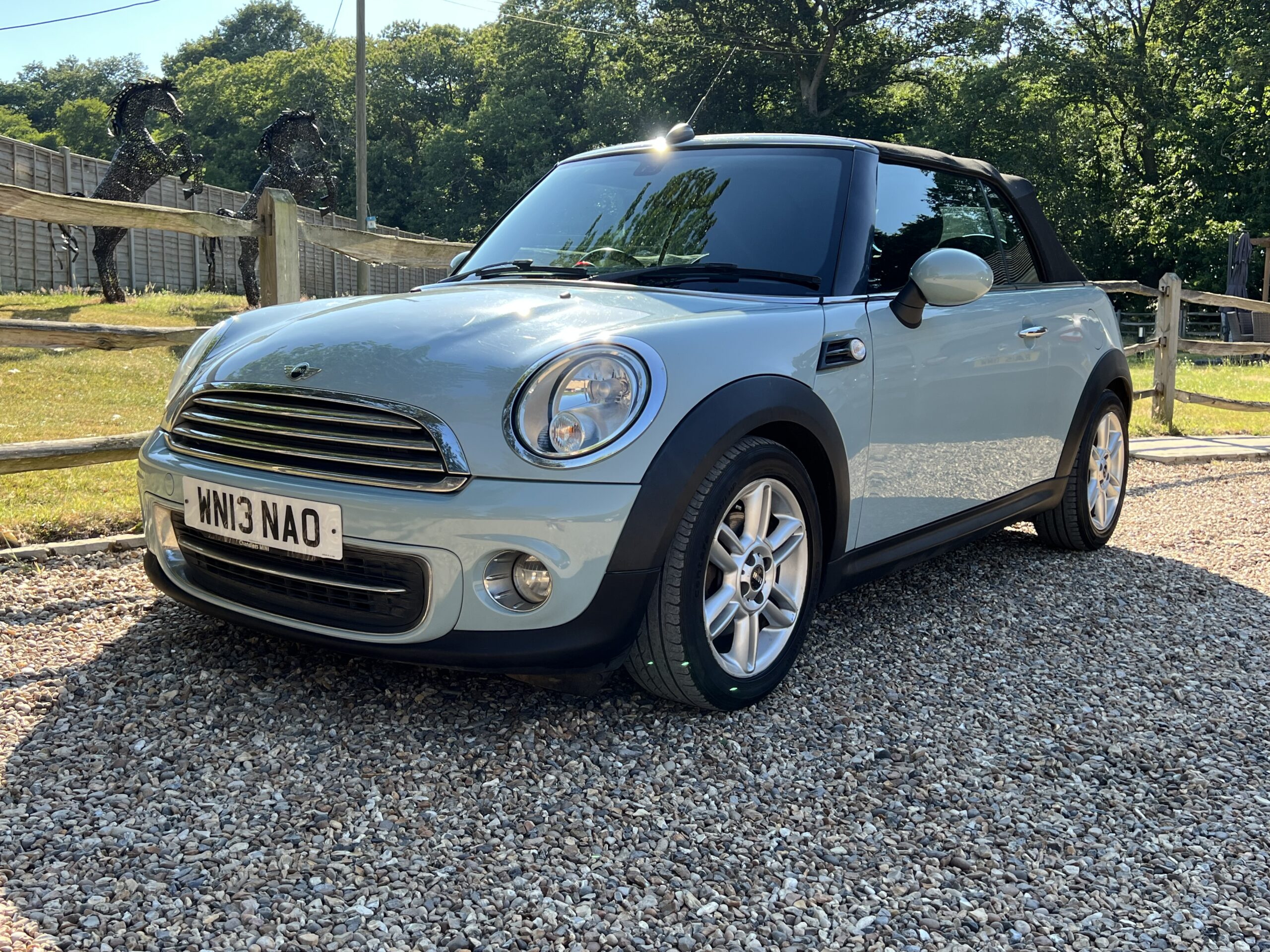 
								Mini Cooper Convertible Blue 1.6 full									