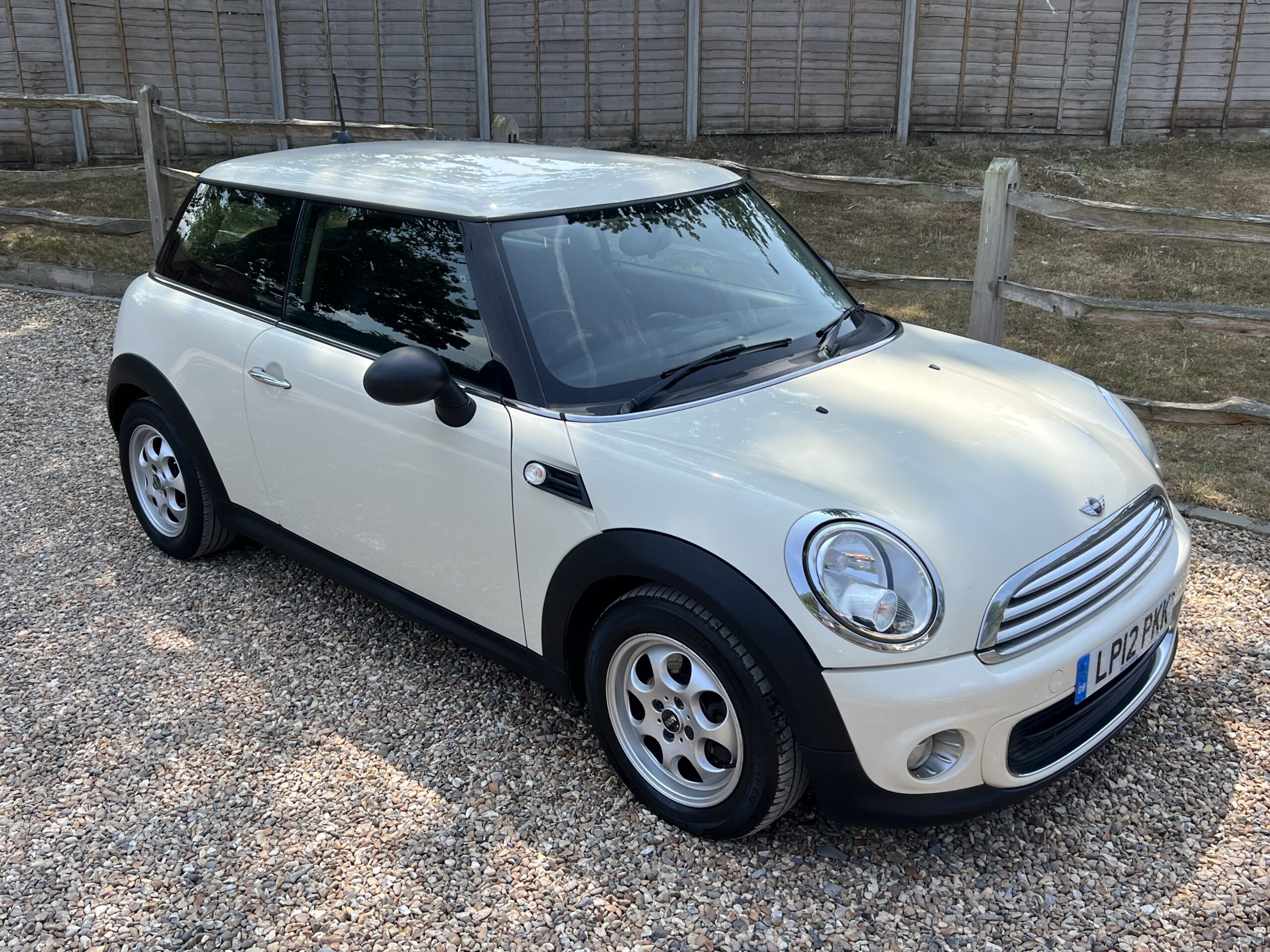 
								Mini one White 1.6 2012 full									